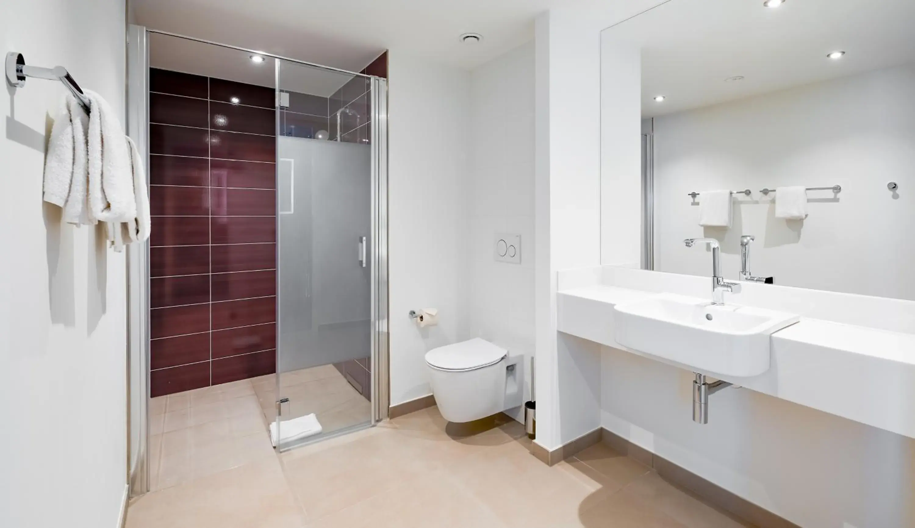 Standard Double or Twin Room in Premier Inn Saarbrücken City Congresshalle Standard Double or Twin Room in Premier Inn Saarbrücken City Congresshalle