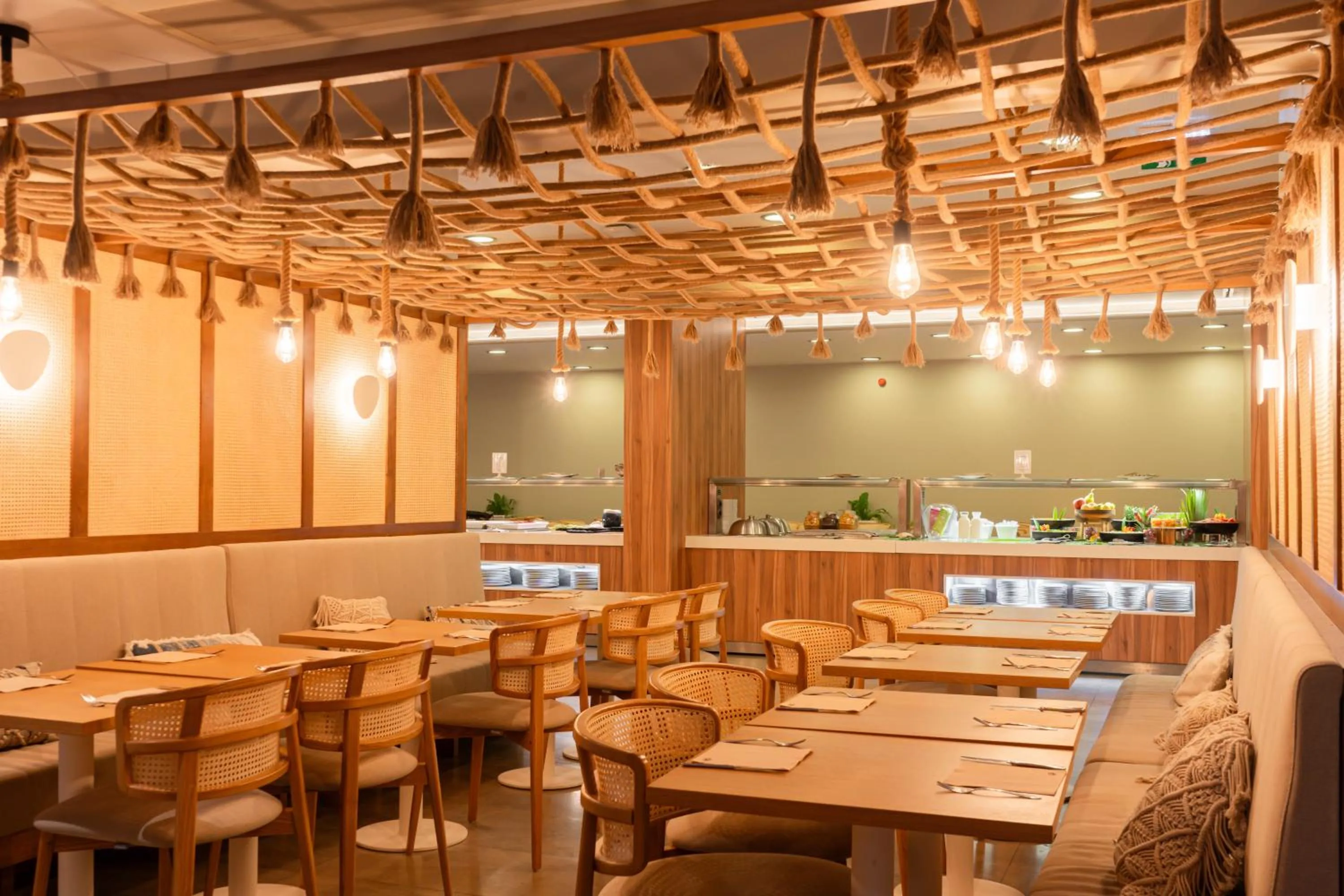 Restaurant/places to eat in Aqualuz Troia Mar by The Editory