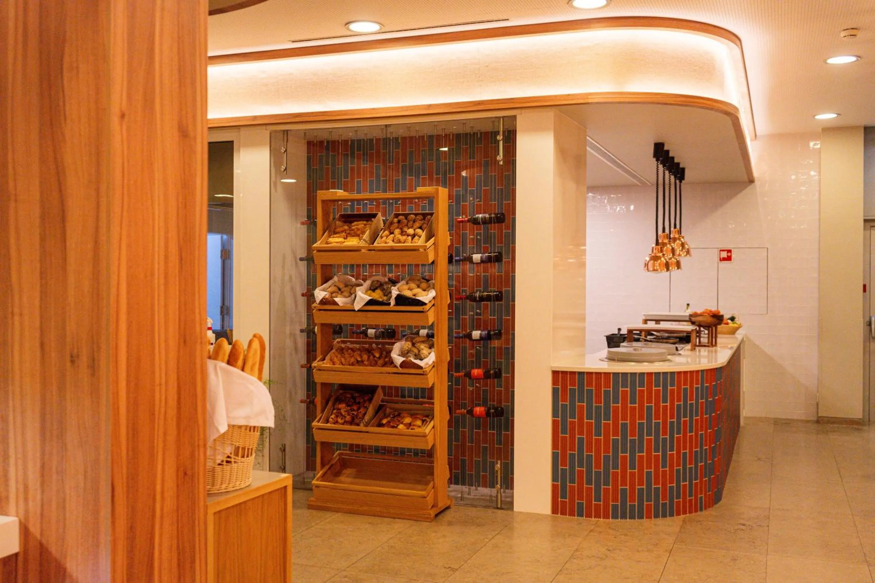 Restaurant/places to eat in Aqualuz Troia Mar by The Editory