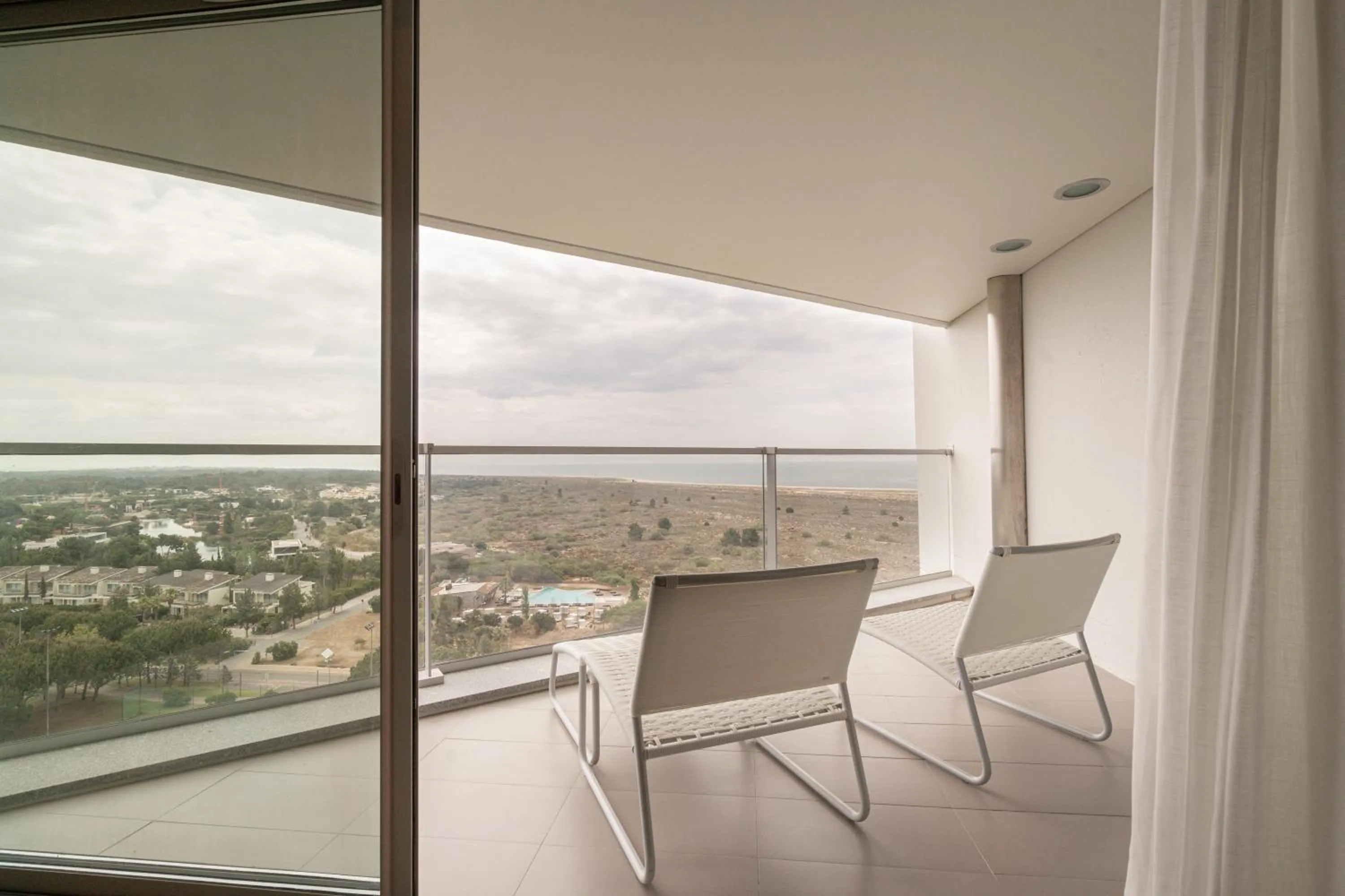 Balcony/Terrace in Aqualuz Troia Mar by The Editory