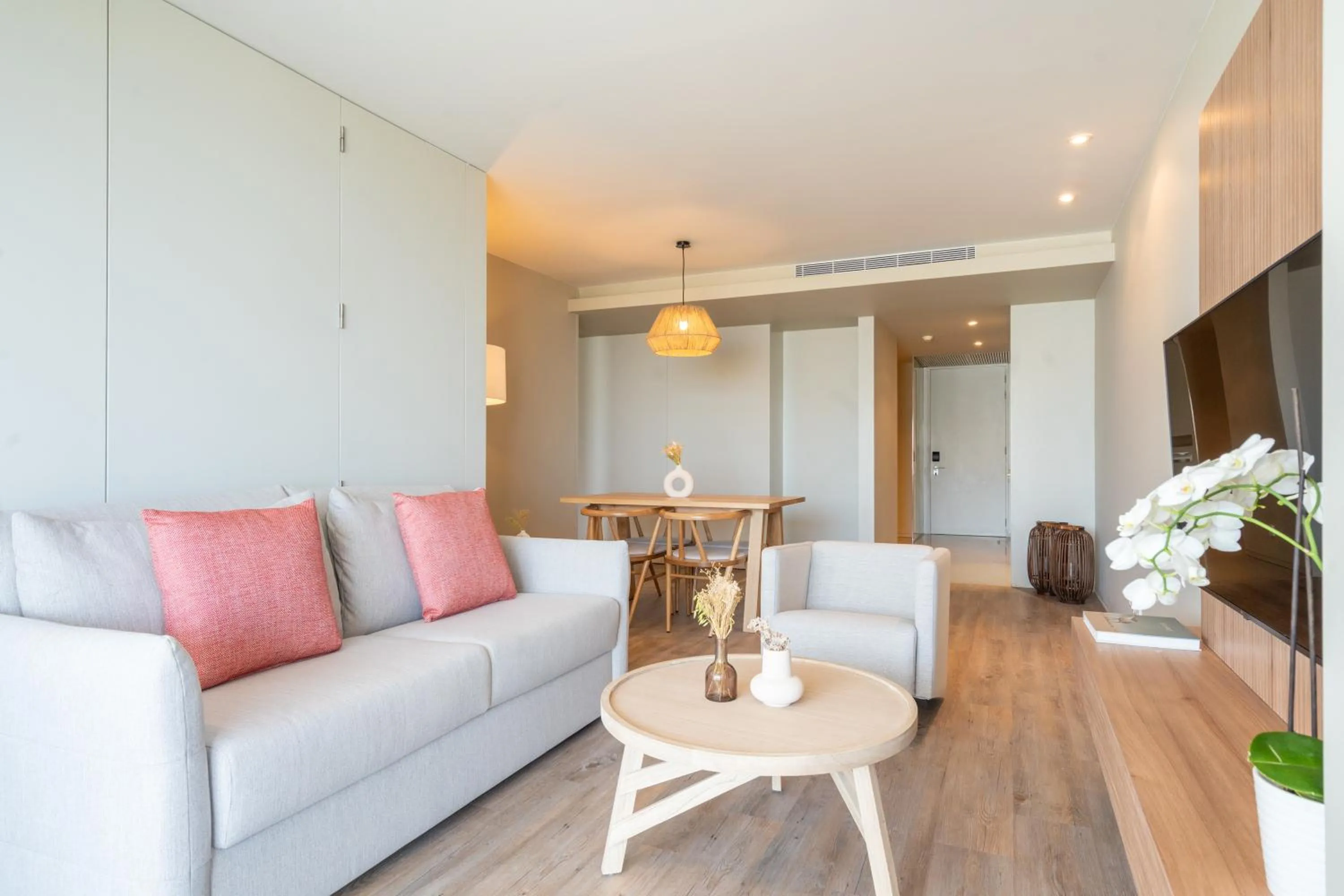 Living room in Aqualuz Troia Mar by The Editory