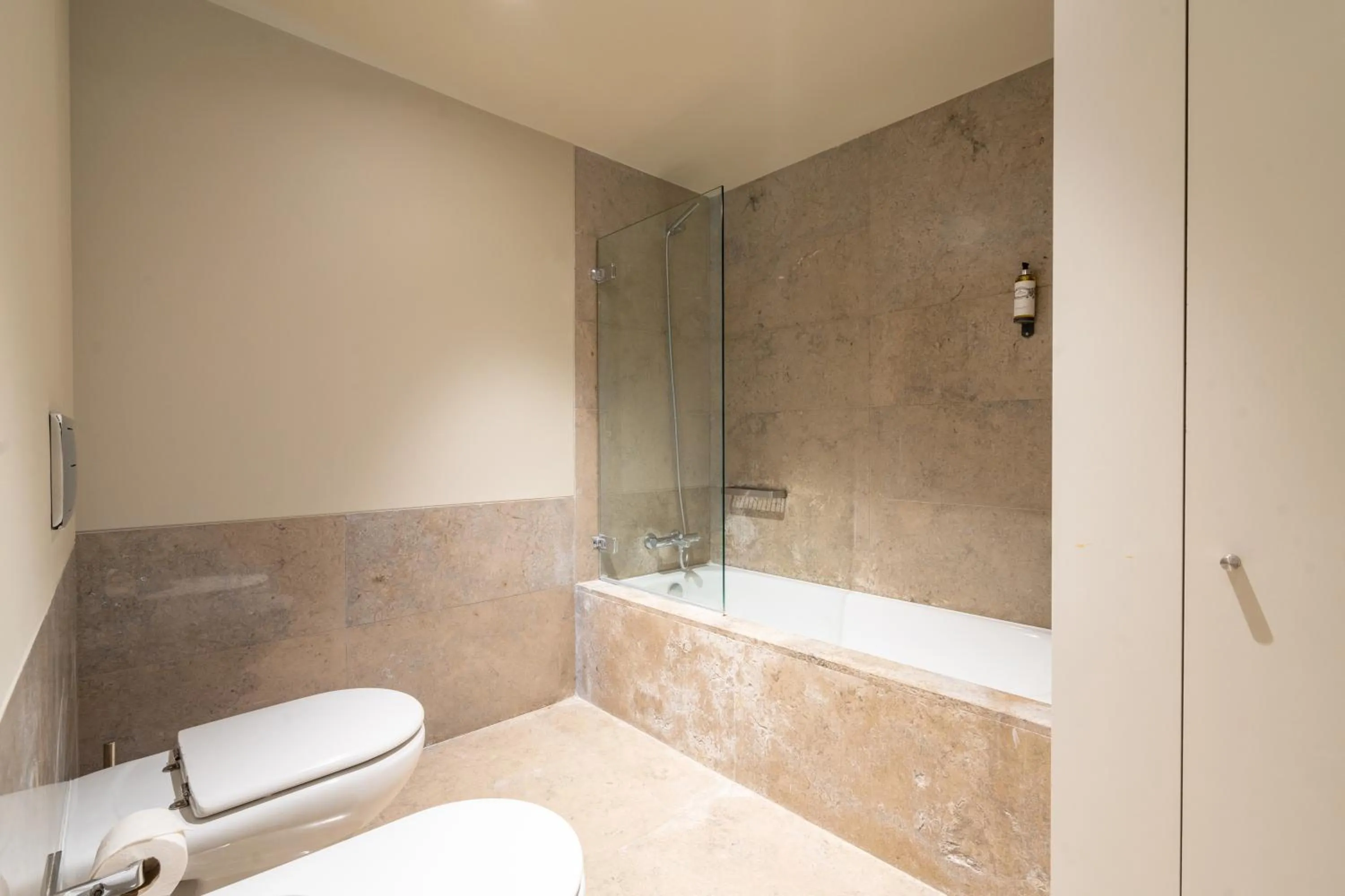 Bathroom in Aqualuz Troia Mar by The Editory