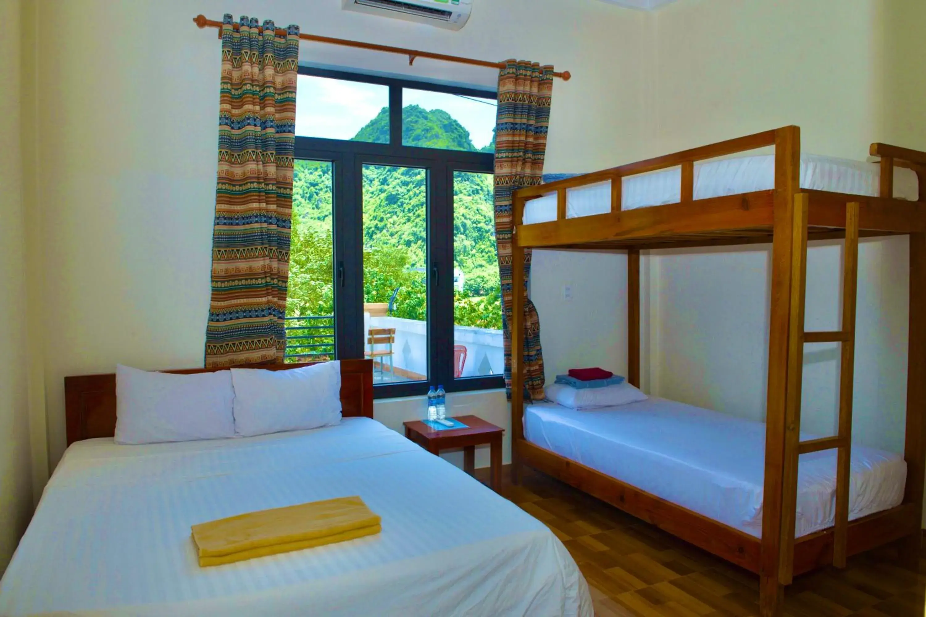 Family Room with Mountain View in YoLo Pool Bar Villas & Garden Restaurant Family Room with Mountain View in YoLo Pool Bar Villas & Garden Restaurant