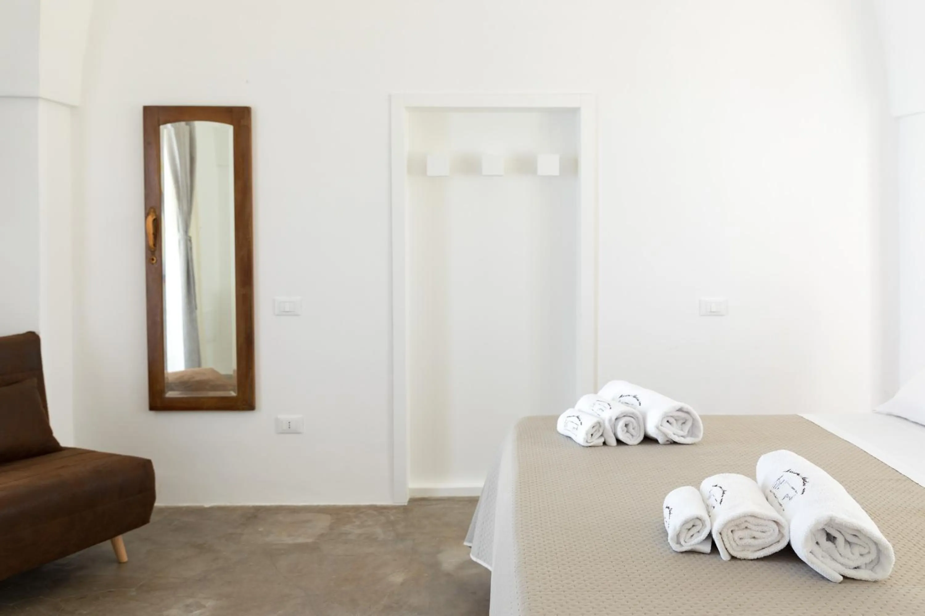 Photo of the whole room in Masseria Abadia Uno