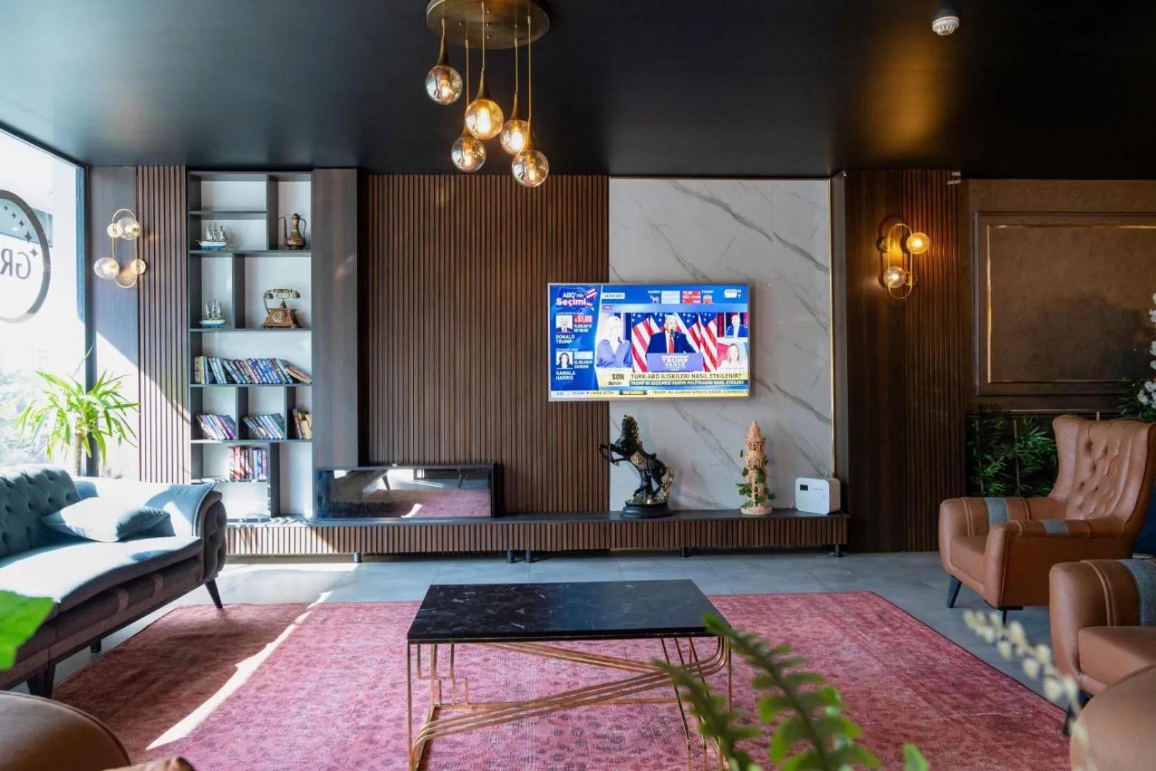 Communal lounge/ TV room in GRAND MOON HOTEL