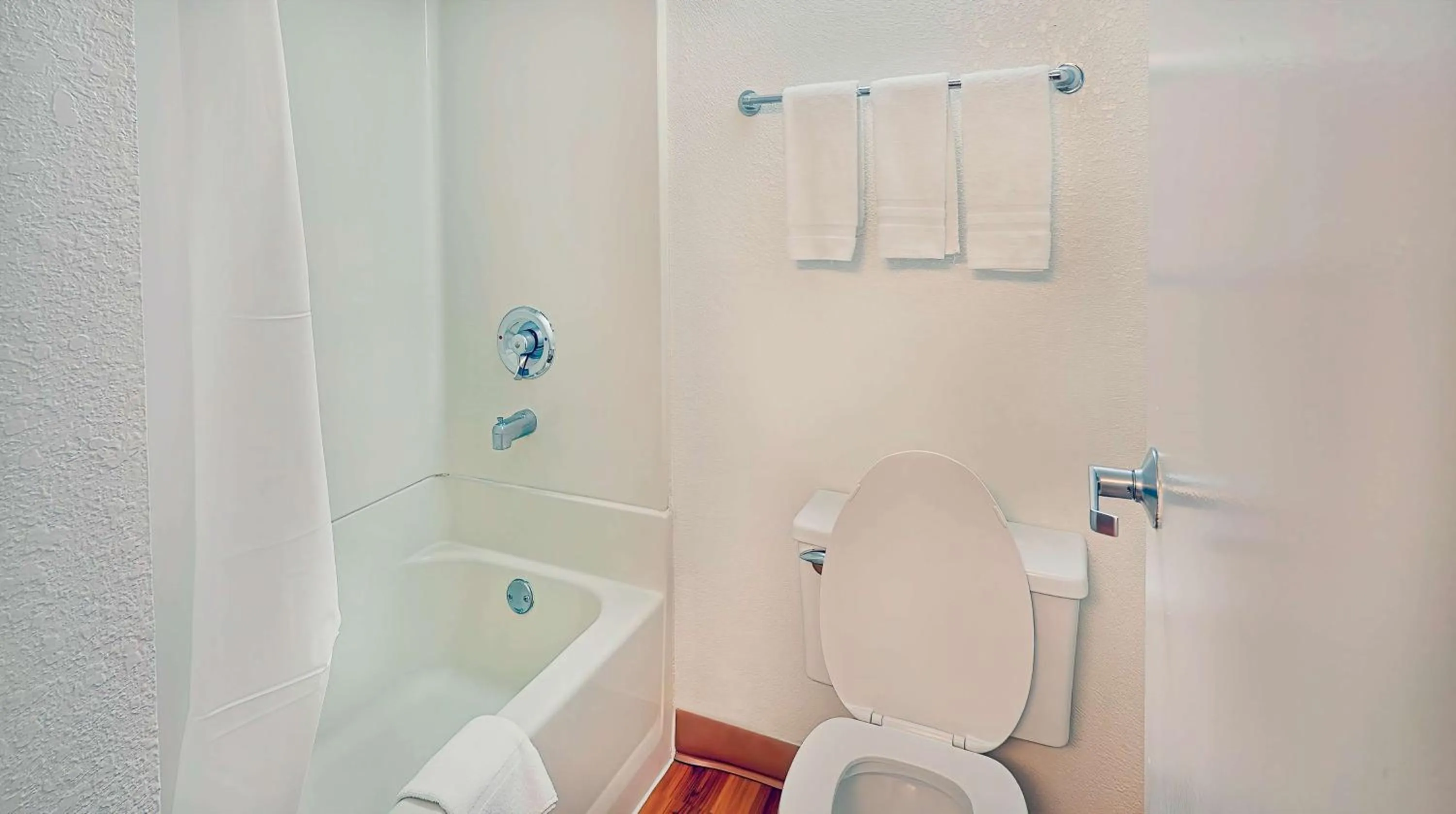 Bathroom in Suites Los Angeles CA Los Angeles LAX