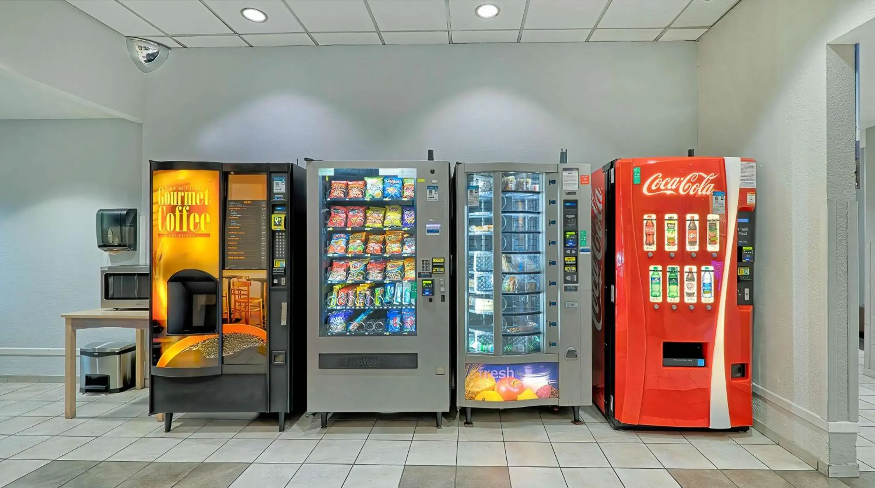 Property building in Suites Los Angeles CA Los Angeles LAX Property building in Suites Los Angeles CA Los Angeles LAX