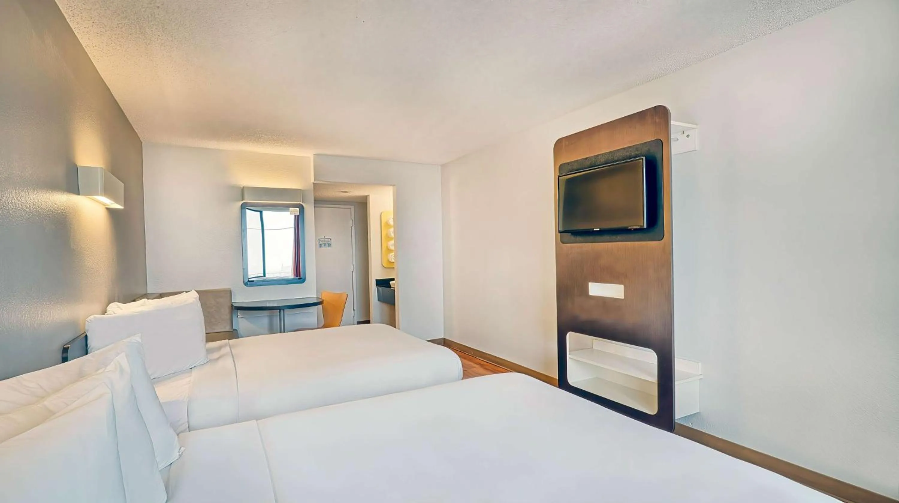 Bedroom, Bed in Suites Los Angeles CA Los Angeles LAX