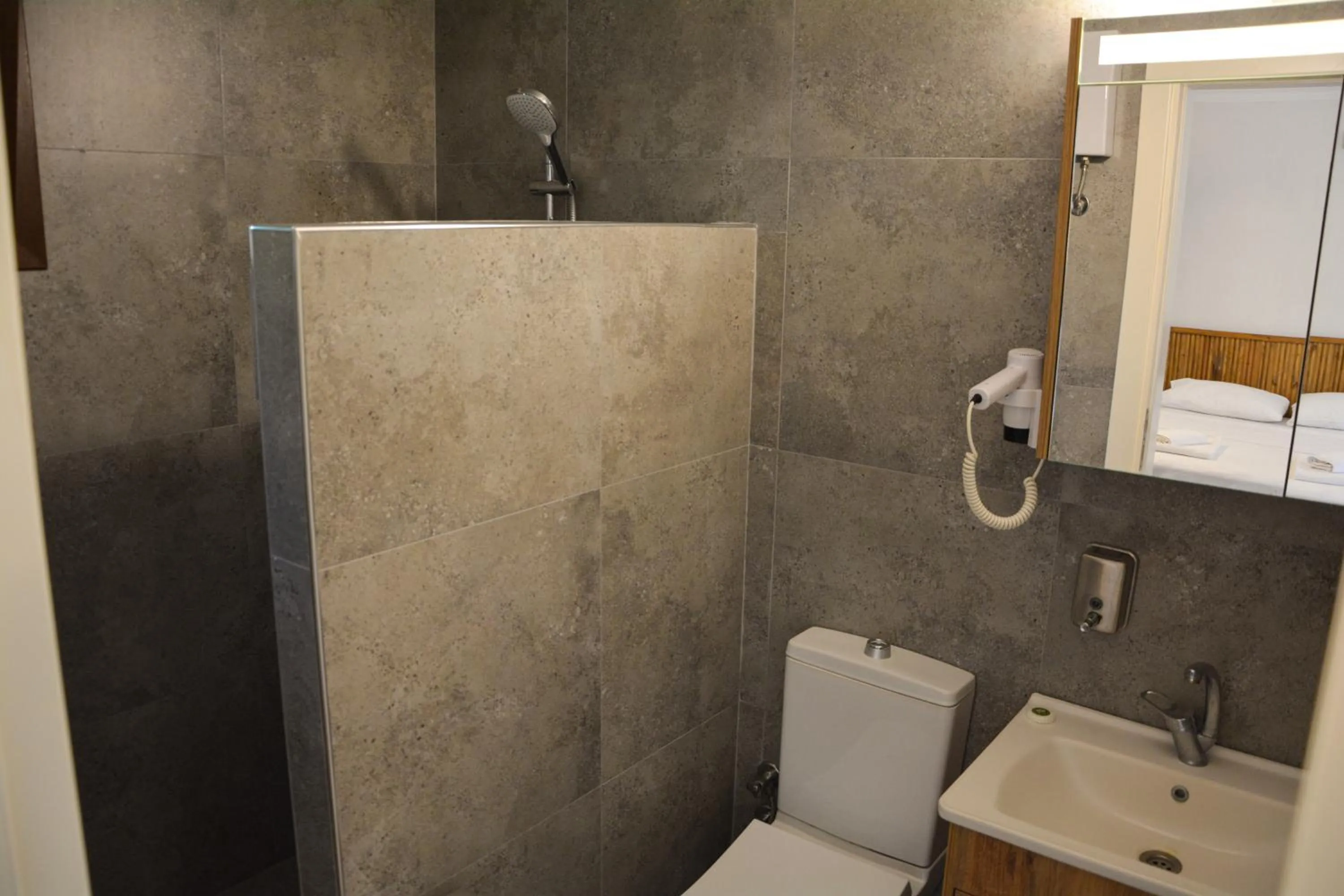 Shower in İlçayto Rooms