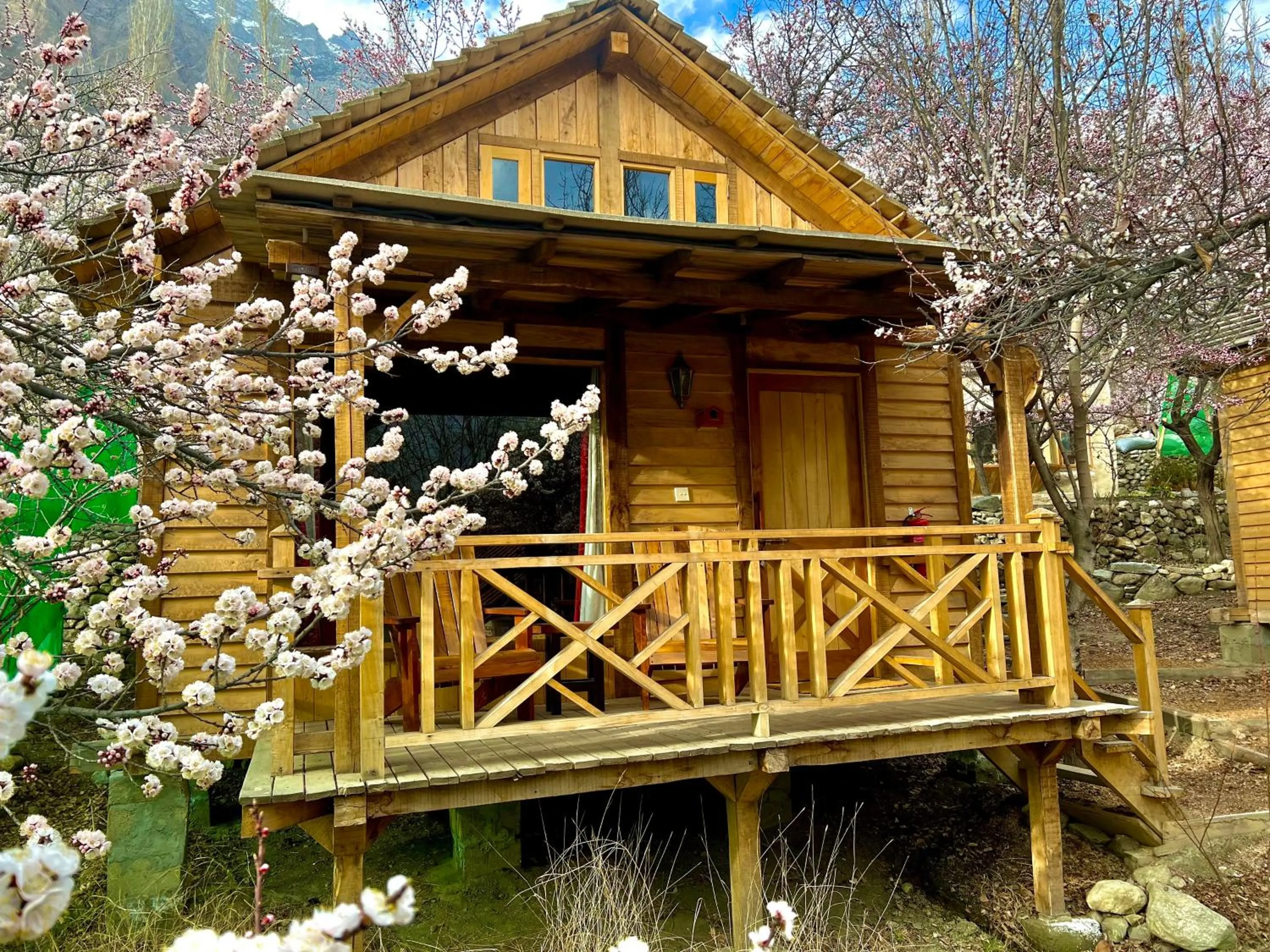 Property building in The 2 Magpies, Hunza