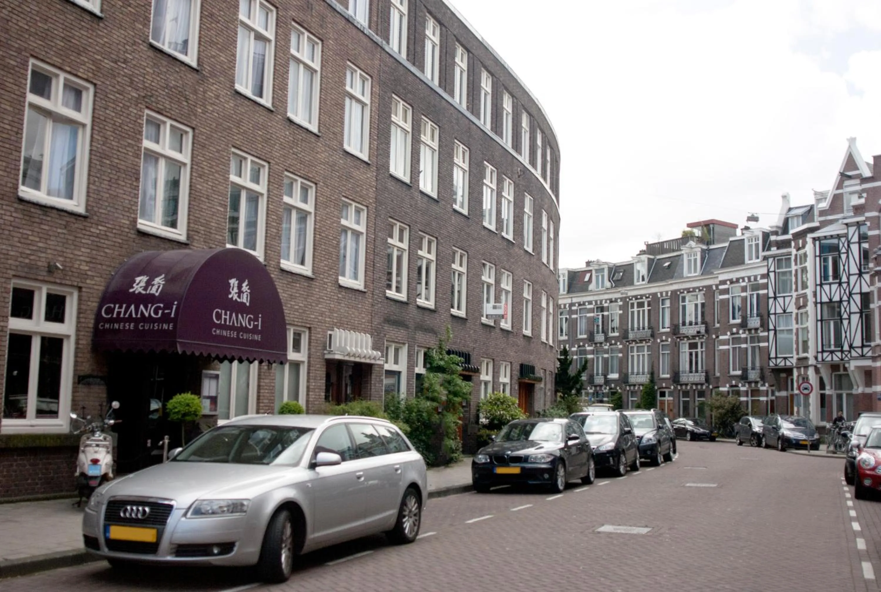 Area and facilities in Budget Trianon Hotel