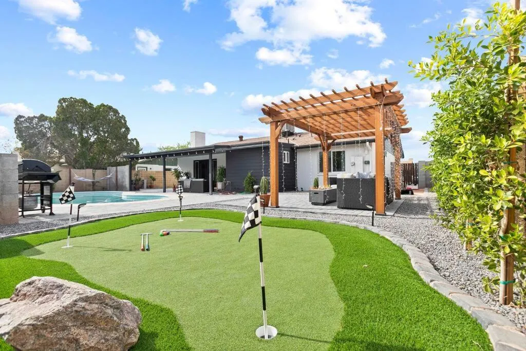 El Descanso in Meyer Park - Heated Pool