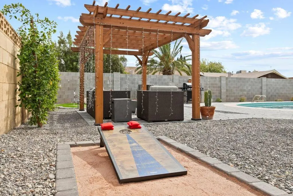 El Descanso in Meyer Park - Heated Pool