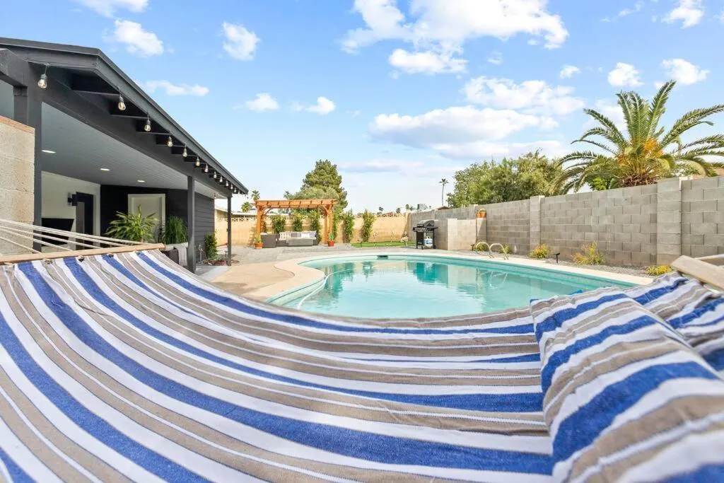 El Descanso in Meyer Park - Heated Pool