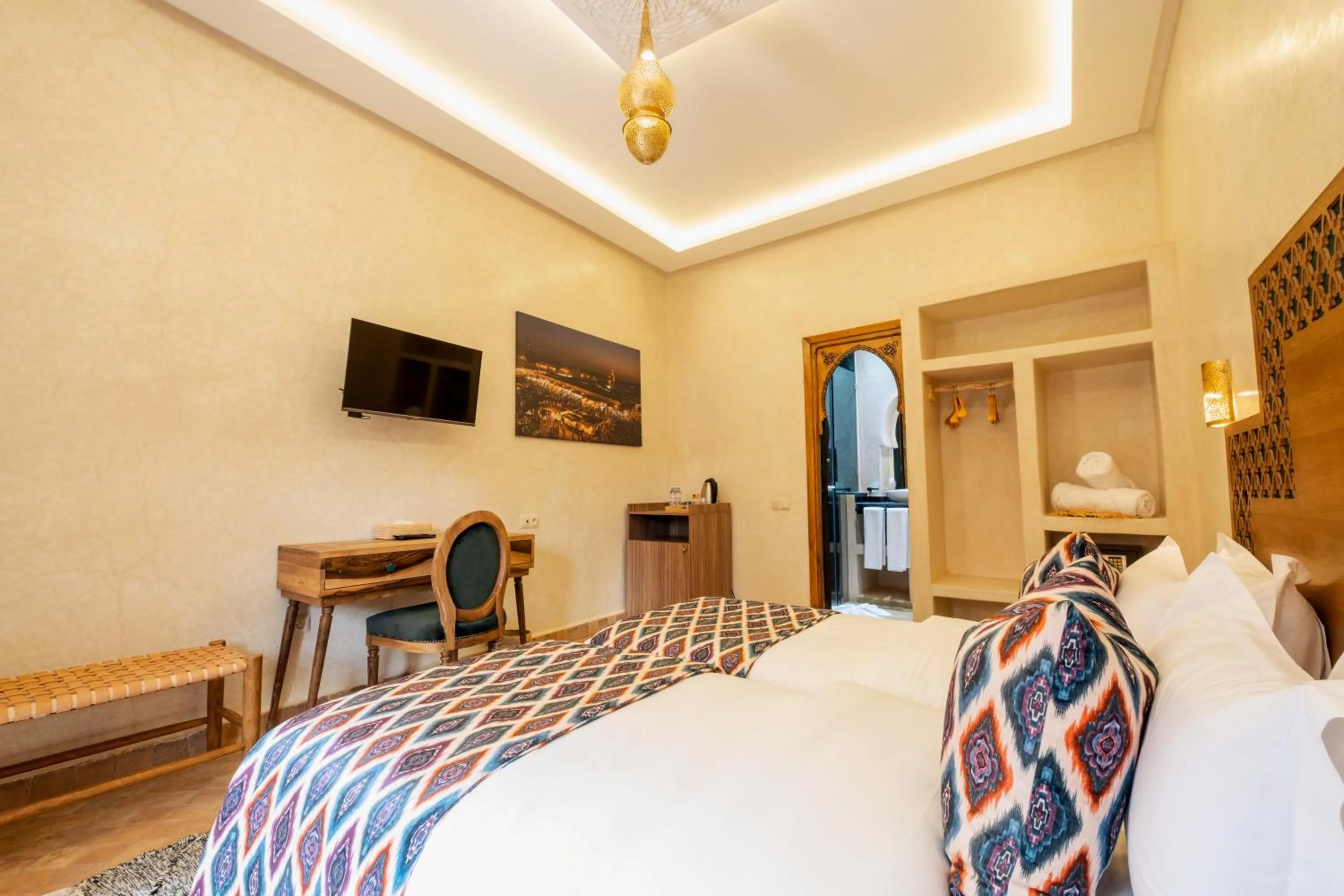 Bed in Le Palais Averroes - Adults Only