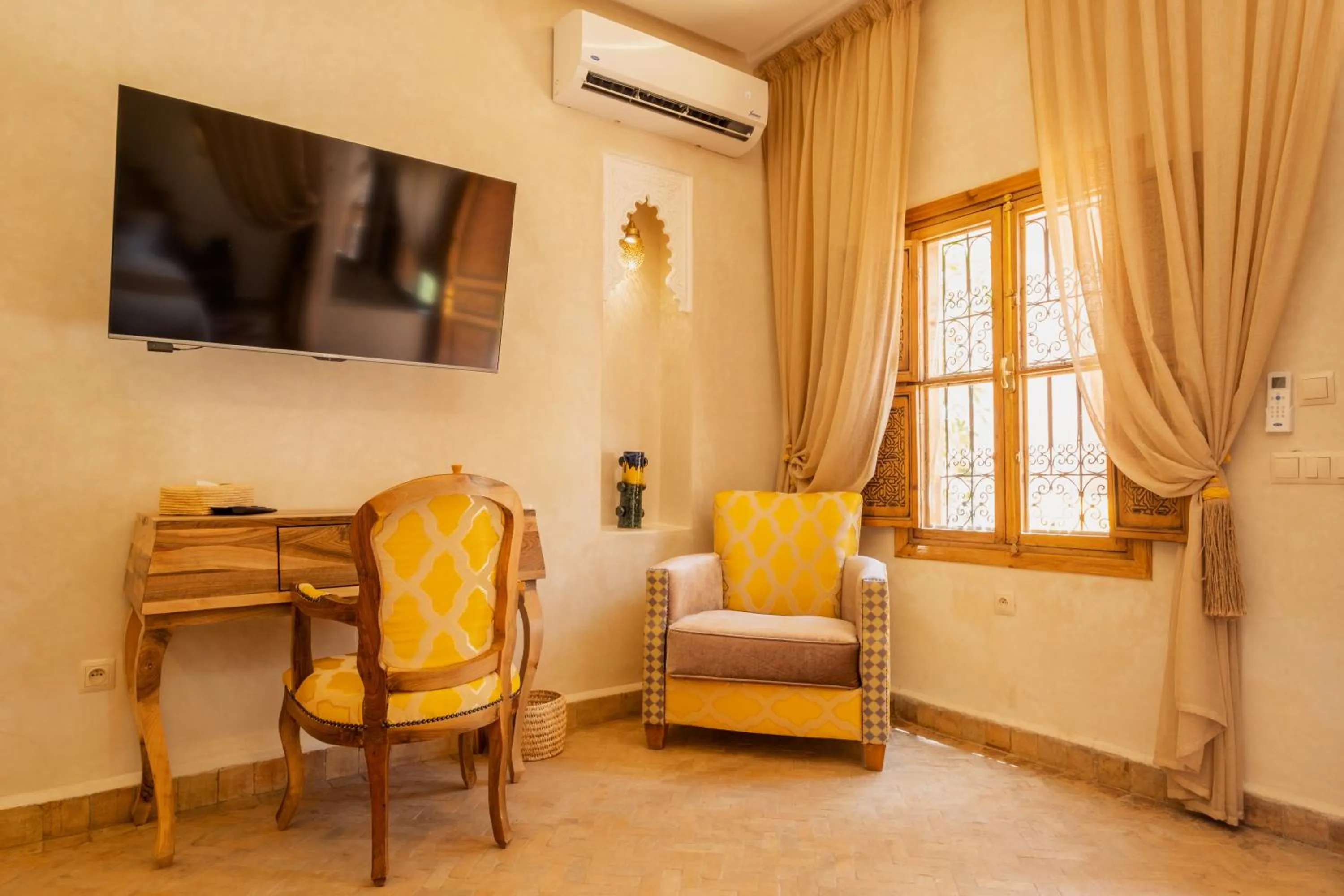 TV and multimedia in Le Palais Averroes - Adults Only