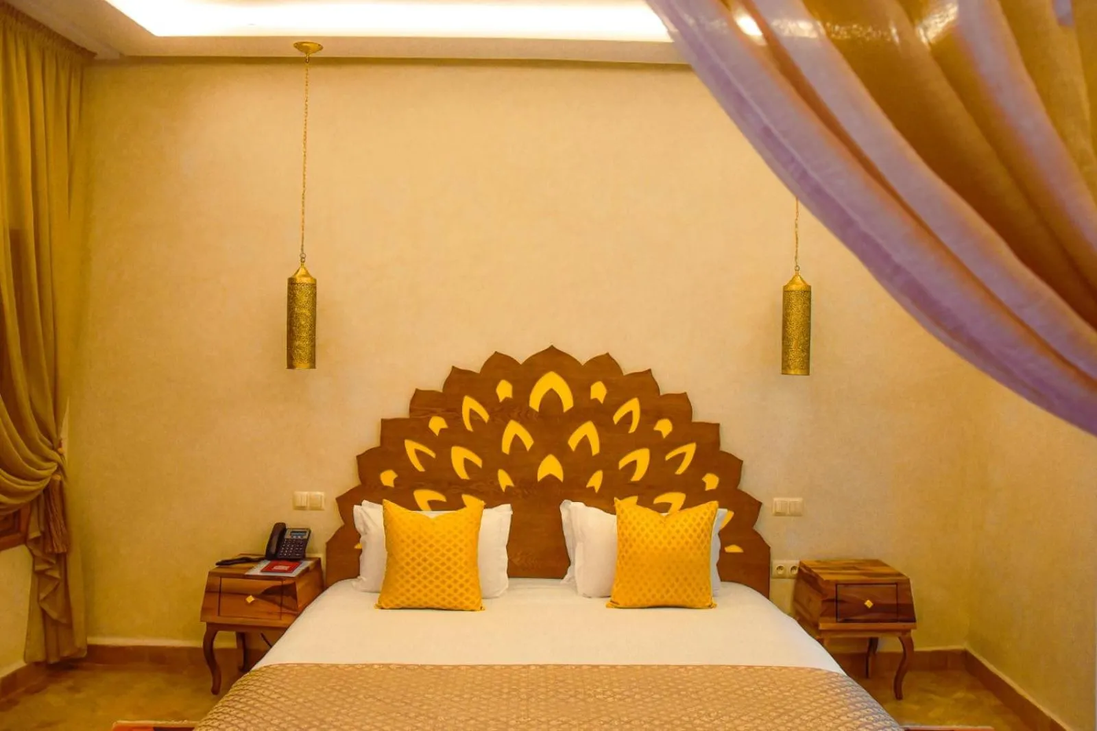 Bed in Le Palais Averroes - Adults Only