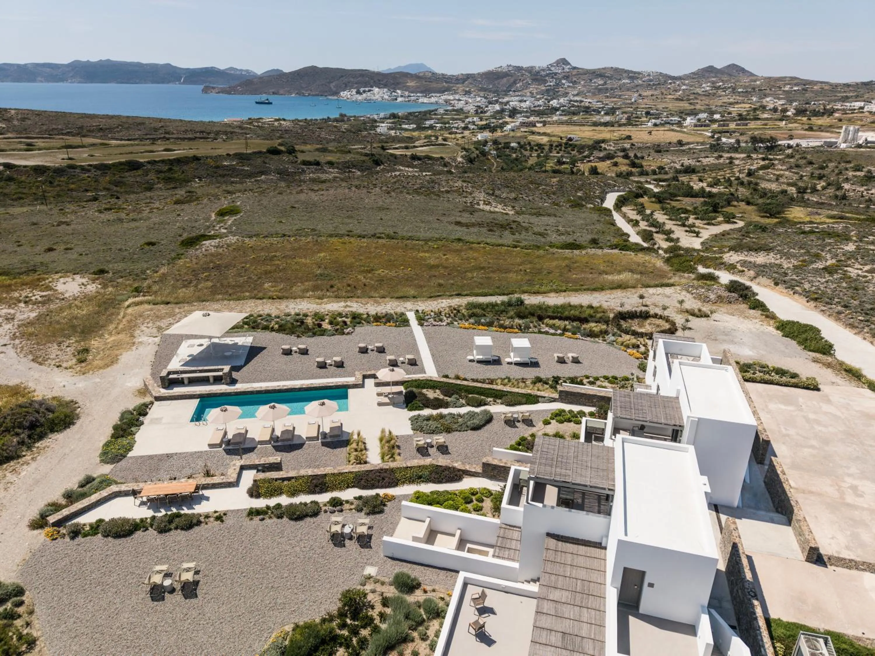 Property building in Korfi de Milo