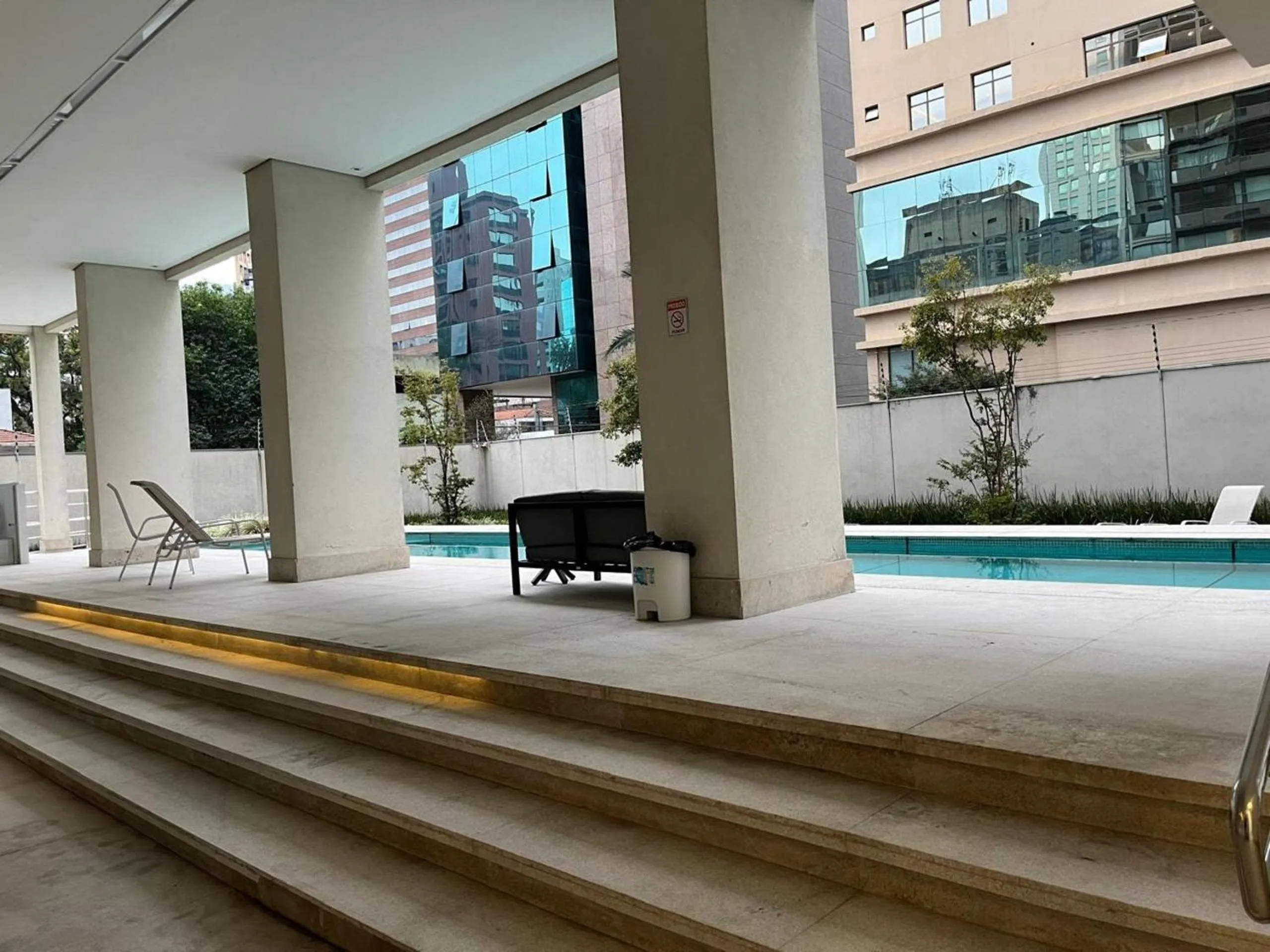 Pool view in Elegance Suítes Carvalho