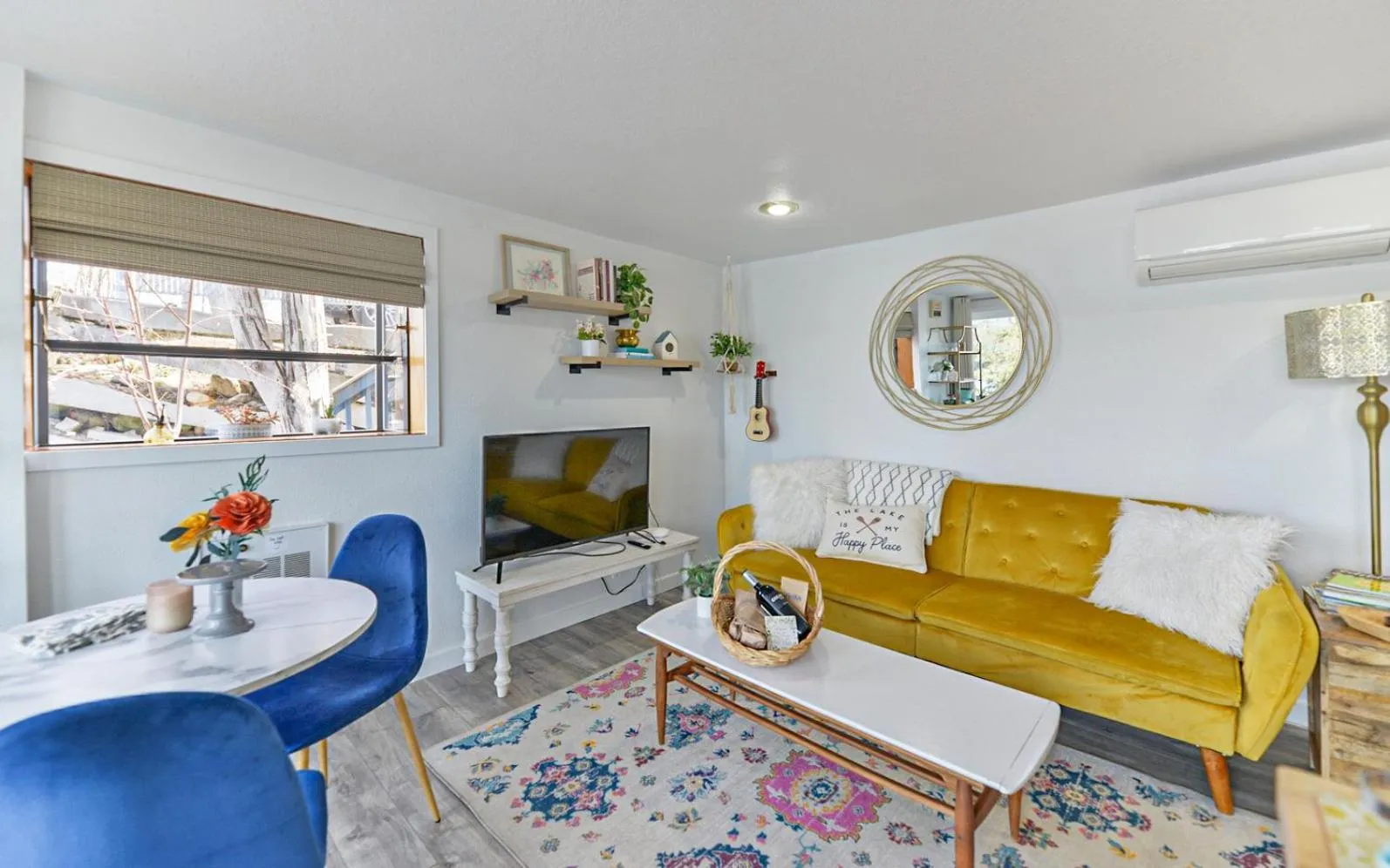 Lakefront Honeymoon Bay Studio Cottage