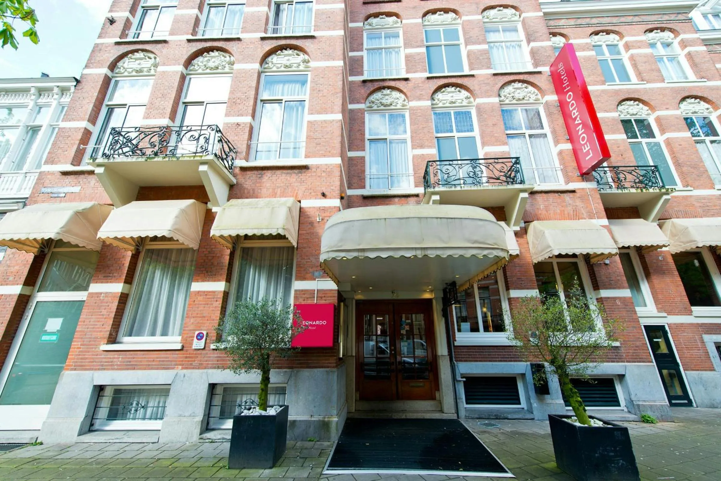 Property building in Leonardo Hotel Amsterdam City Center