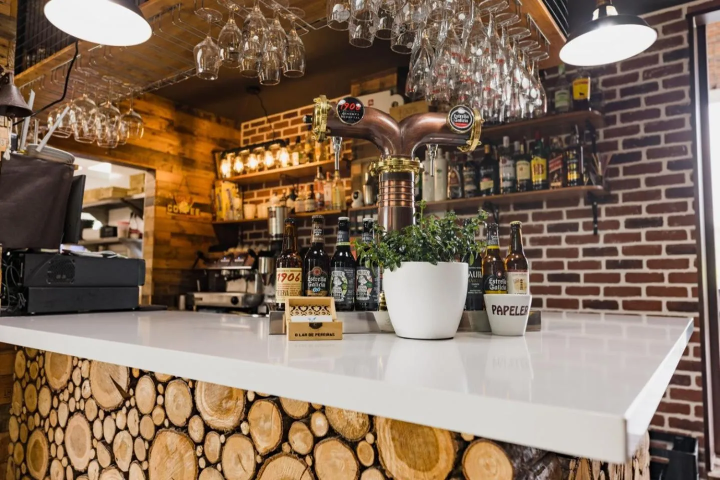 Lounge or bar in O Lar de Pereiras