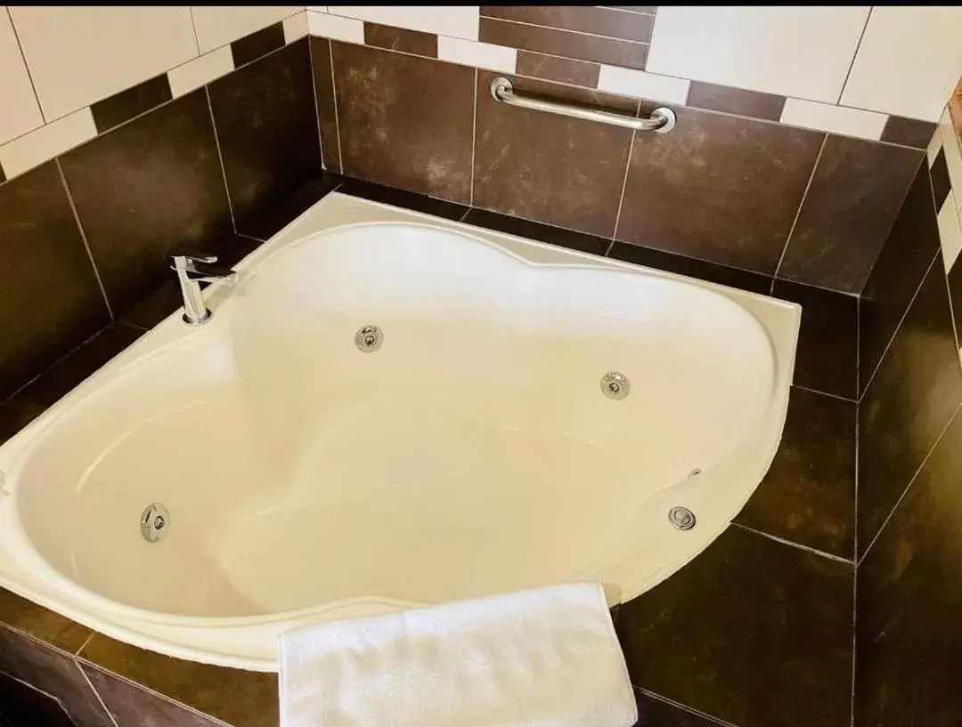 Hot Tub in HOTEL POLO CUSCO SUITES Hot Tub in HOTEL POLO CUSCO SUITES