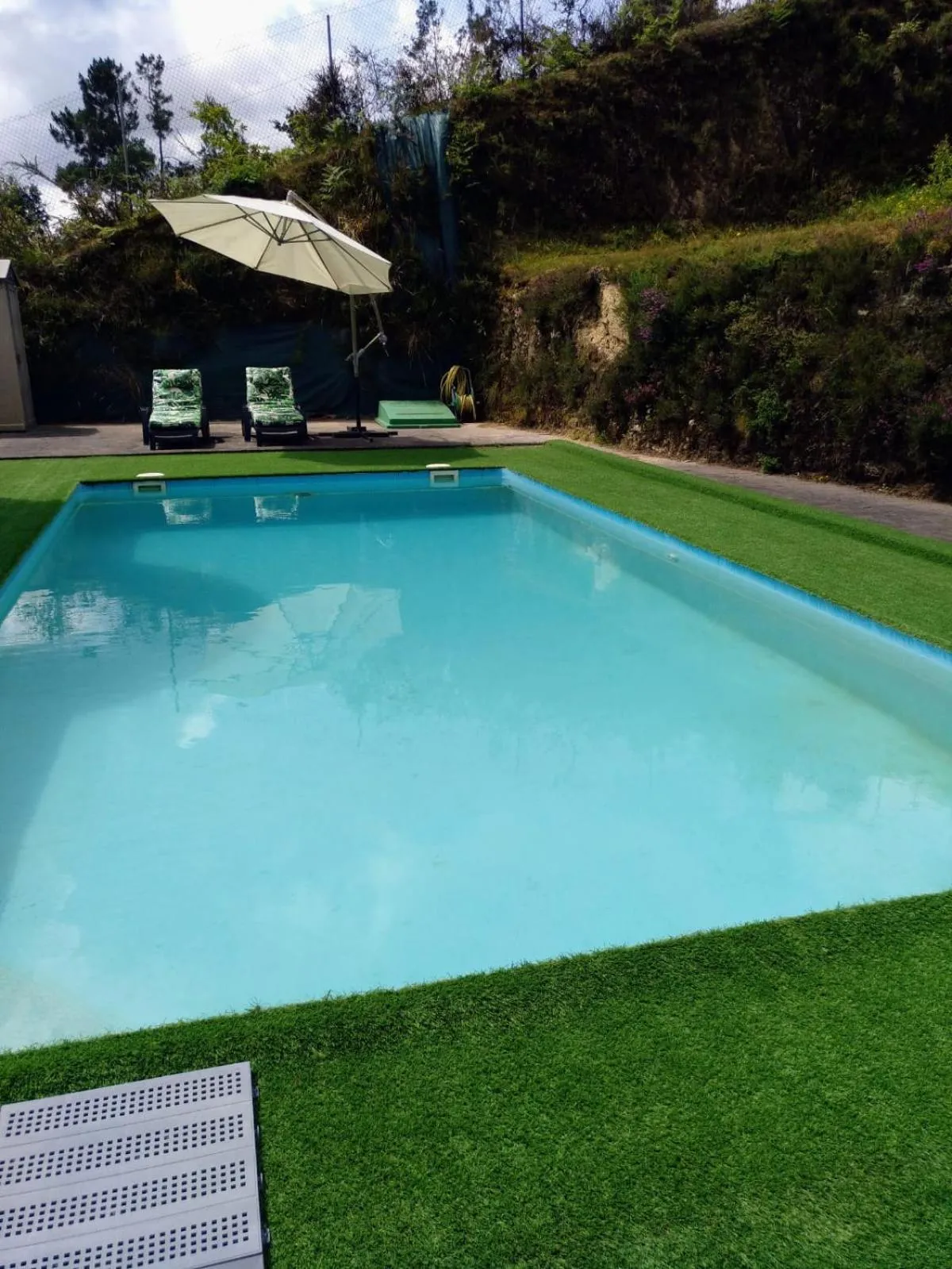 Casa Rocha Velha con terraza y piscina particular
