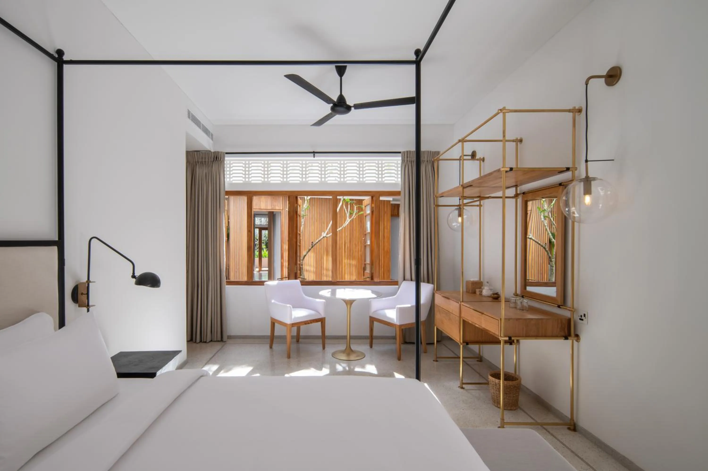 Photo of the whole room, Bed in The Charleston