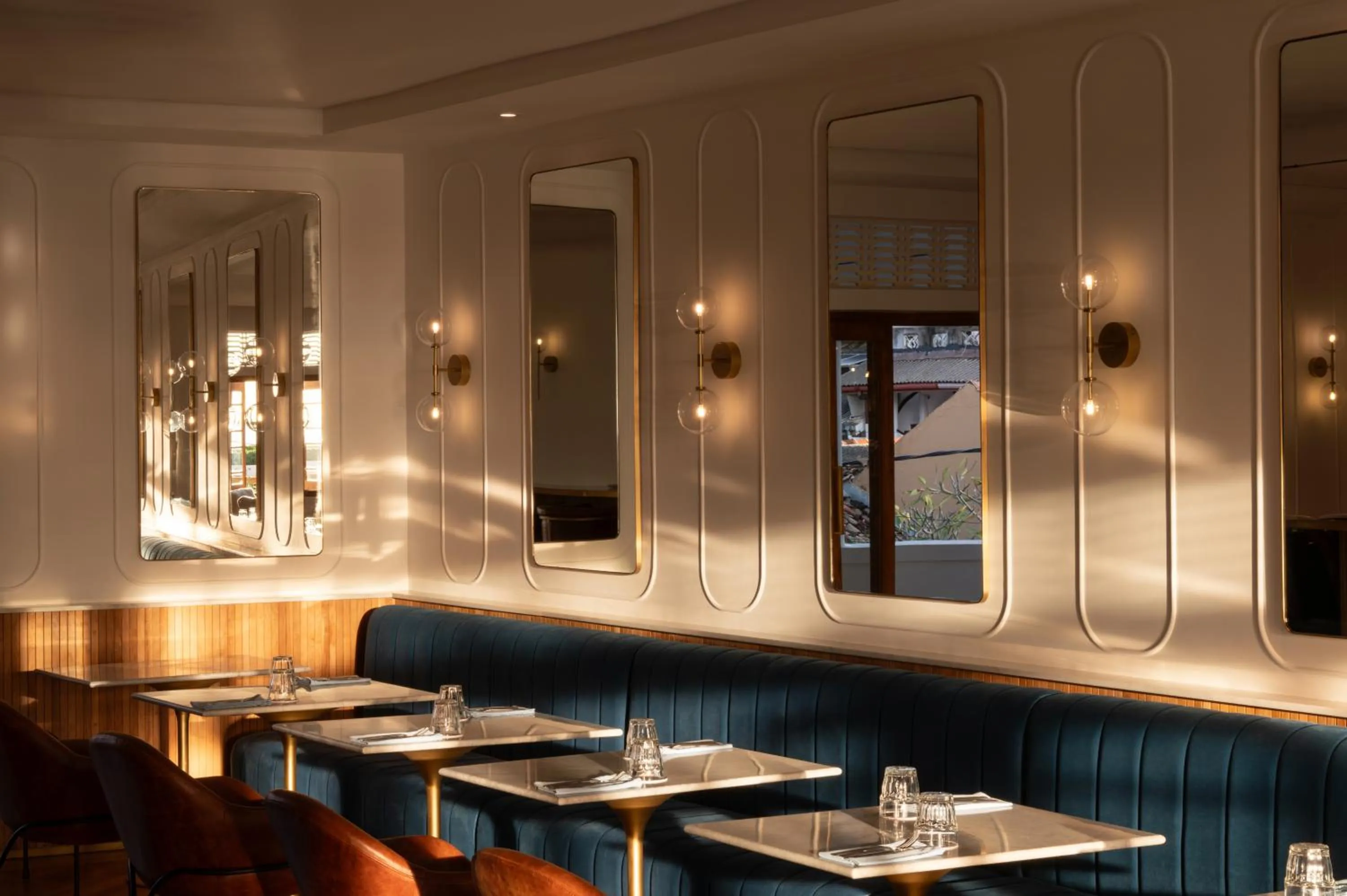 Restaurant/places to eat in The Charleston