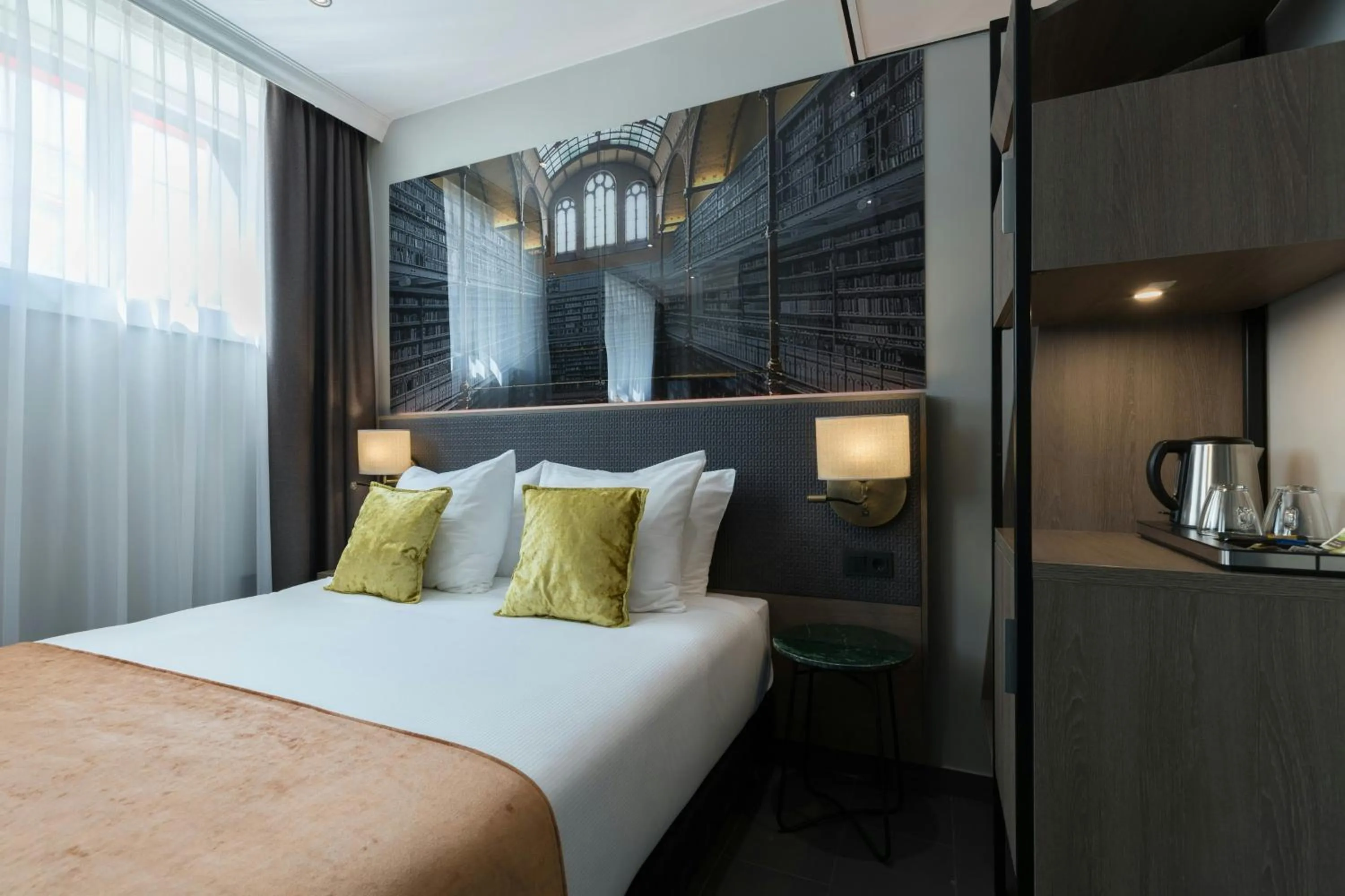 Photo of the whole room, Bed in Leonardo Hotel Amsterdam Museum Quarter