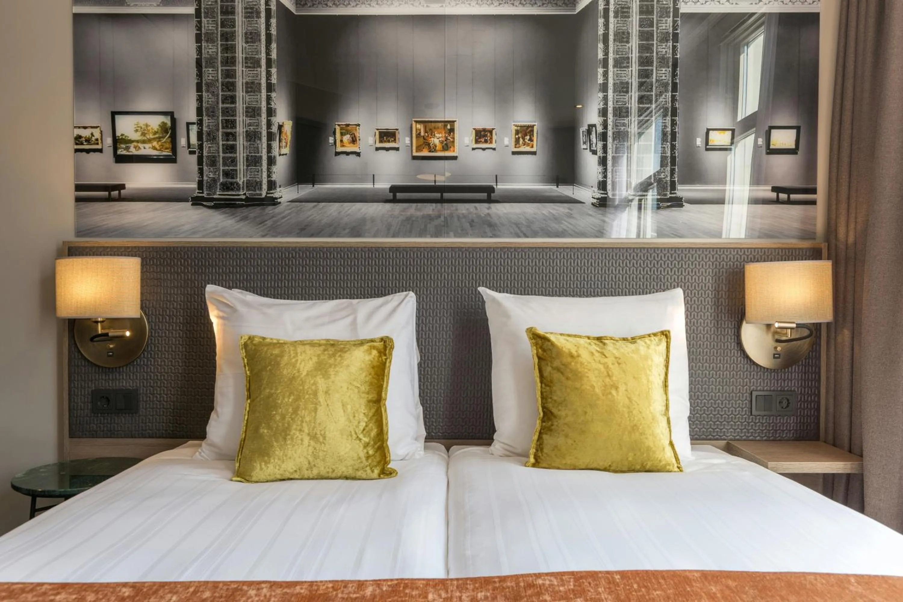 Photo of the whole room, Bed in Leonardo Hotel Amsterdam Museum Quarter