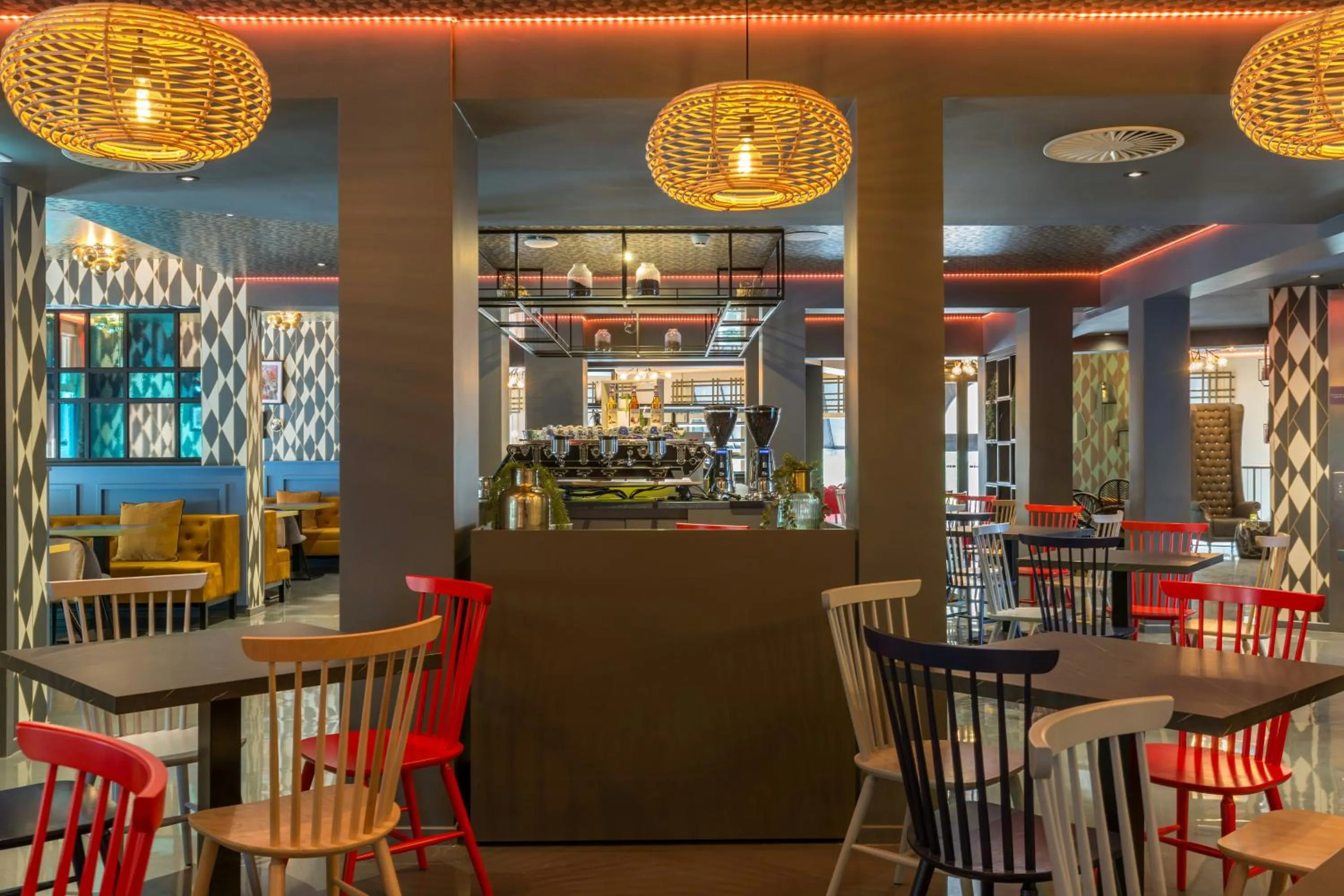 Restaurant/places to eat in Leonardo Hotel Amsterdam Museum Quarter