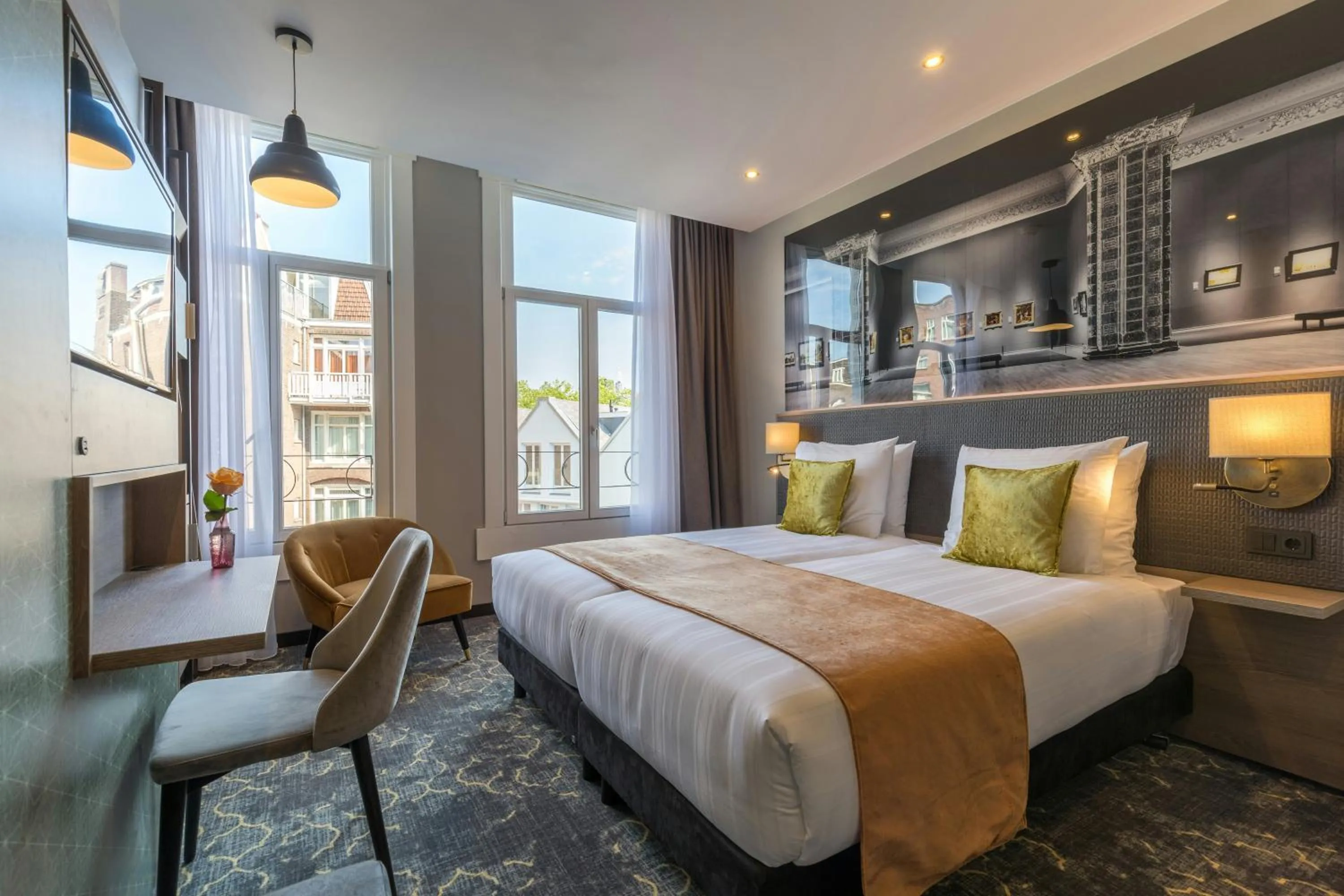 Photo of the whole room, Bed in Leonardo Hotel Amsterdam Museum Quarter