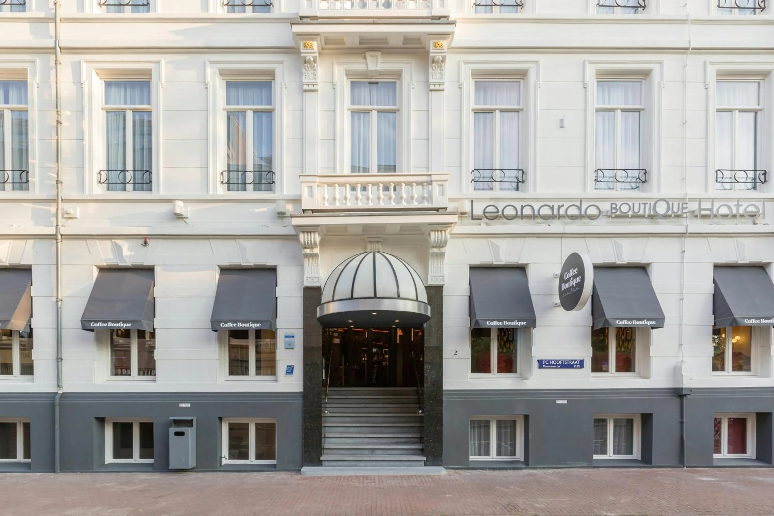 Facade/entrance in Leonardo Hotel Amsterdam Museum Quarter