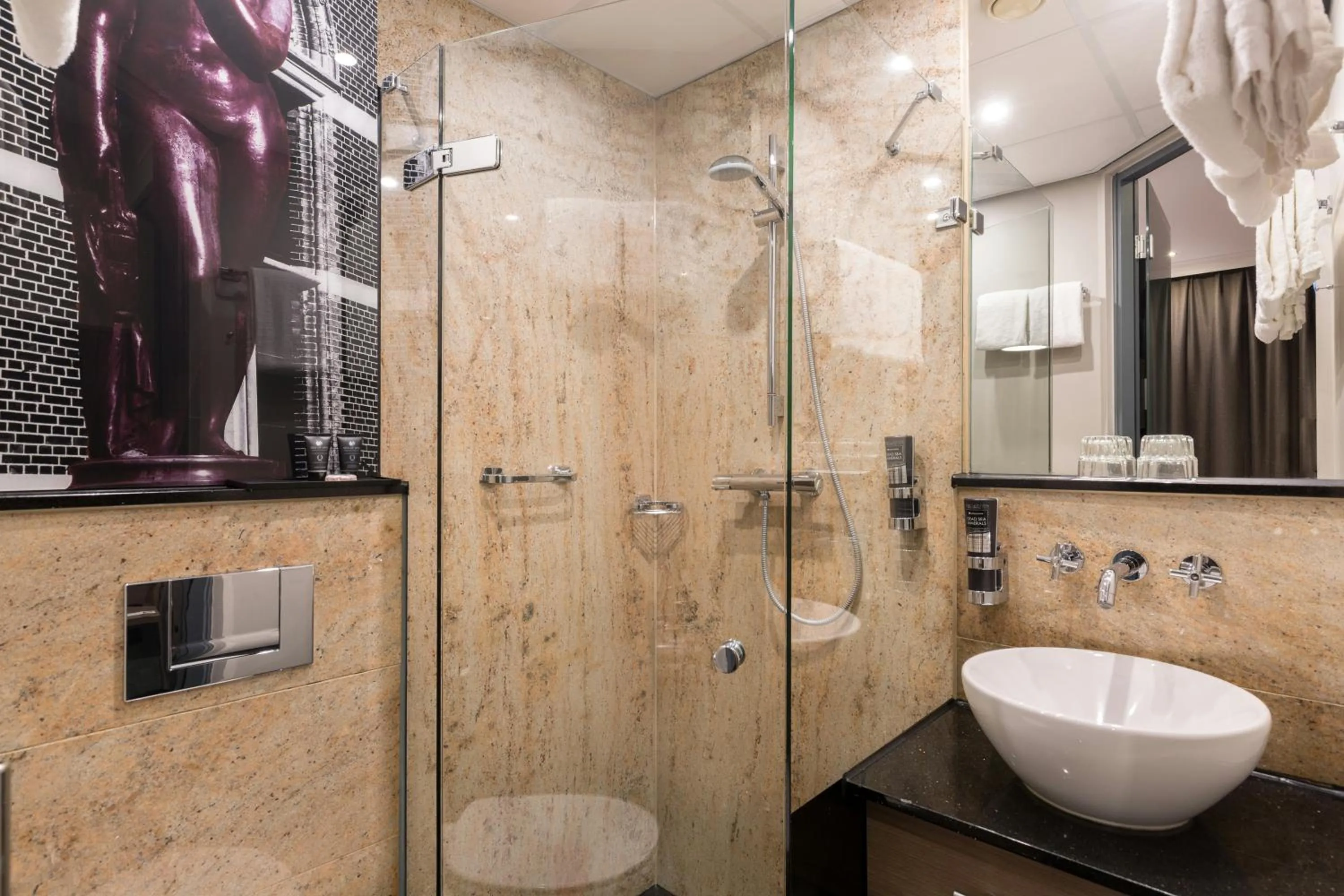 Bathroom in Leonardo Hotel Amsterdam Museum Quarter