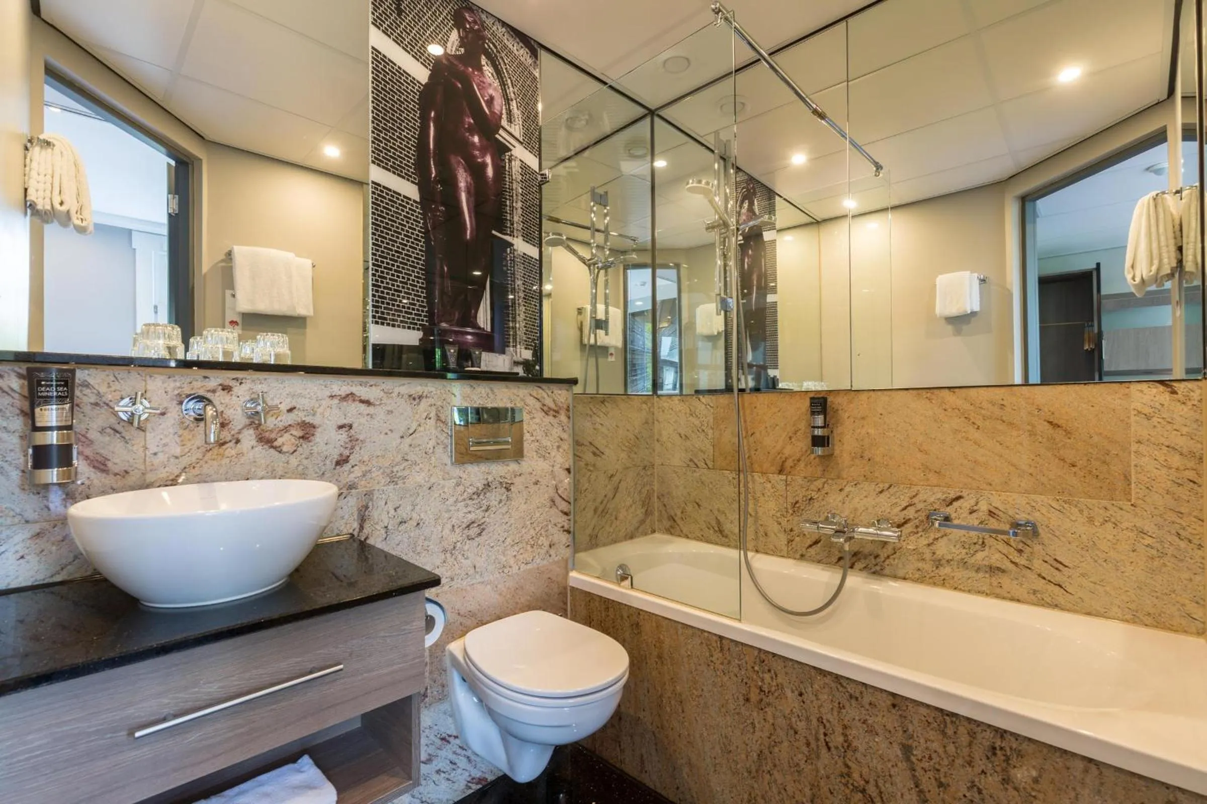 Bathroom in Leonardo Boutique Museumhotel