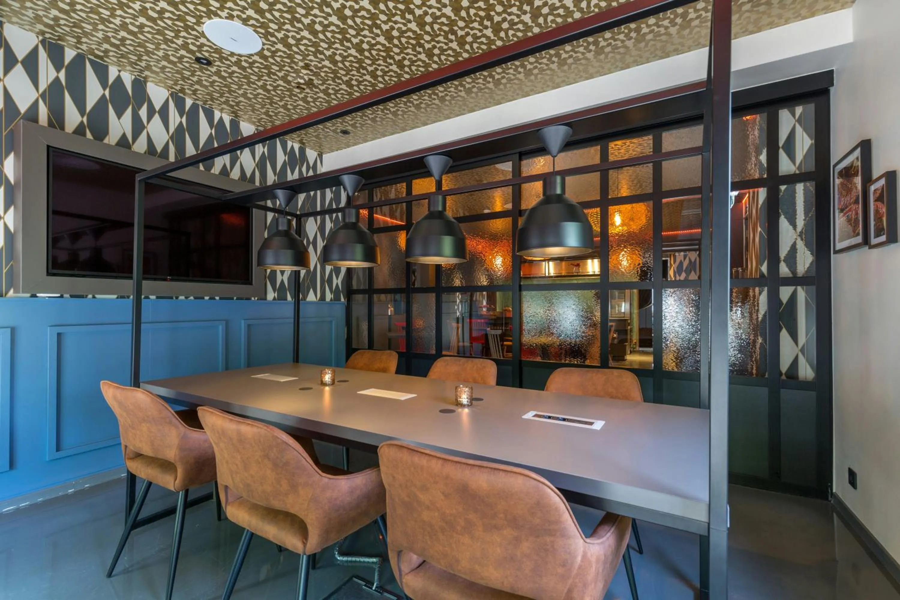 Lounge or bar in Leonardo Hotel Amsterdam Museum Quarter