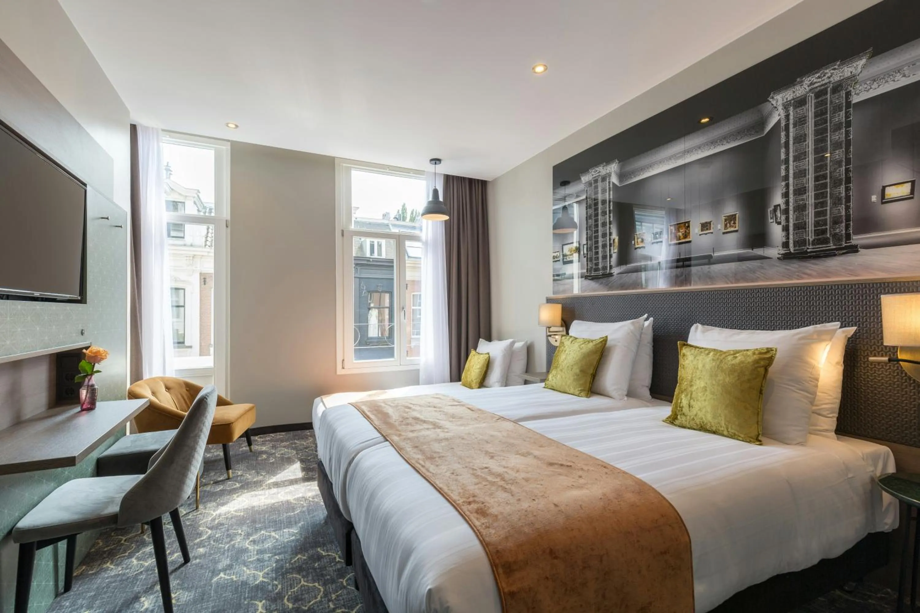 Photo of the whole room, Bed in Leonardo Hotel Amsterdam Museum Quarter