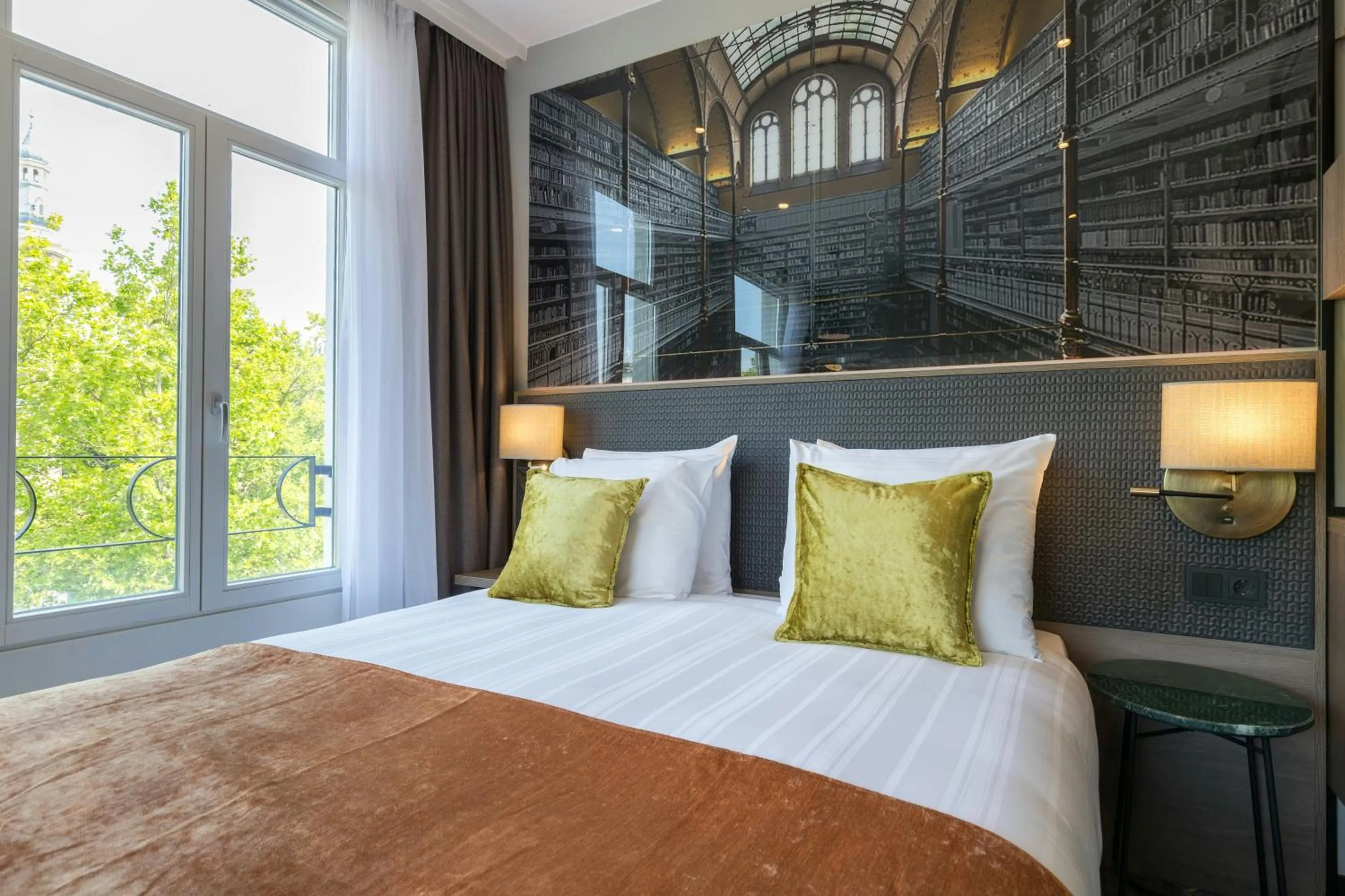 Bedroom, Bed in Leonardo Hotel Amsterdam Museum Quarter