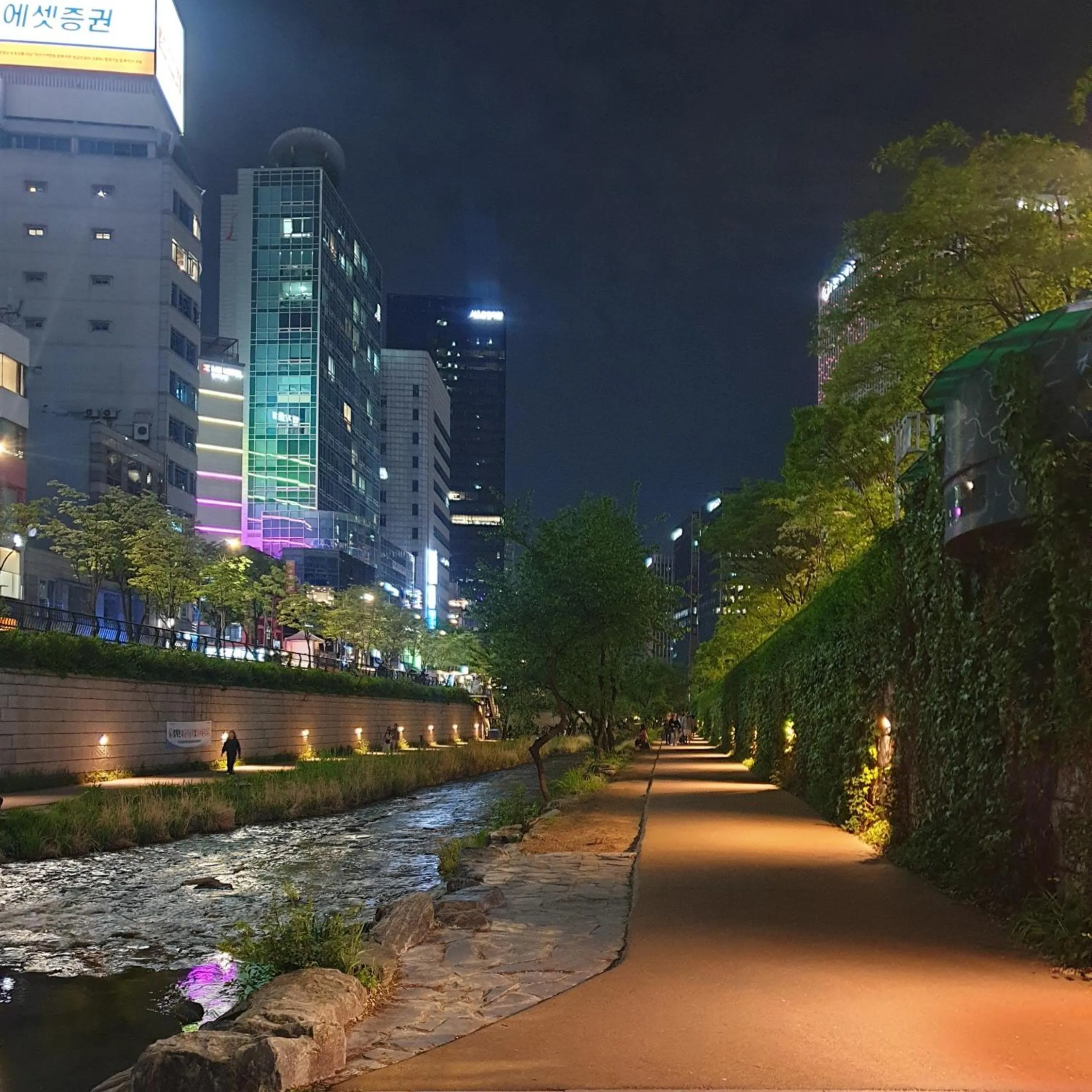 Nearby landmark in Hotel dongyangjang Dongdaemun-Jongno