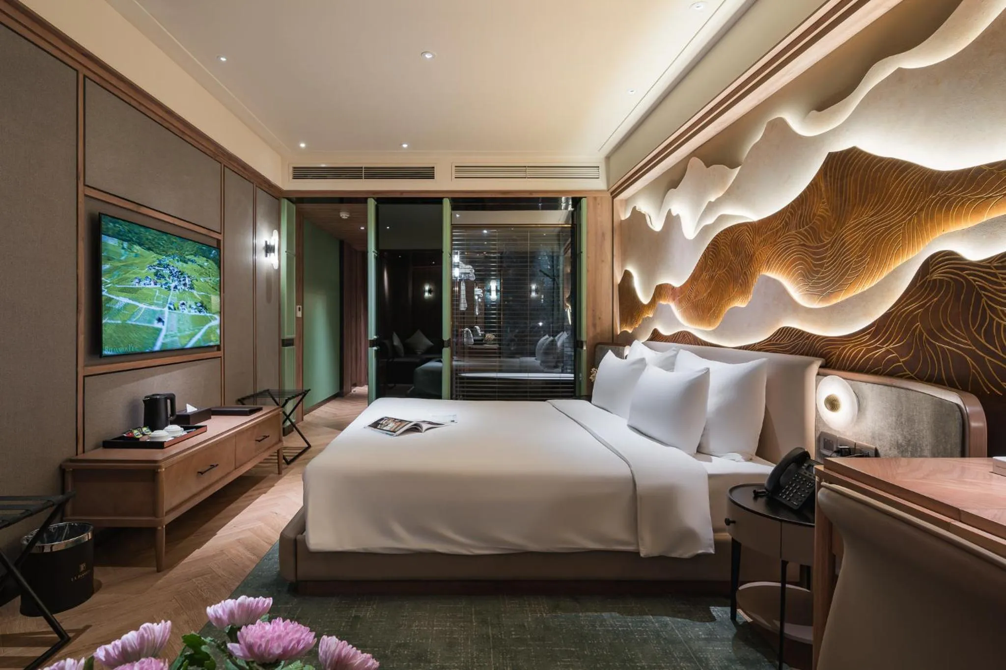 View (from property/room), Bed in La Passion Premium Cau Go