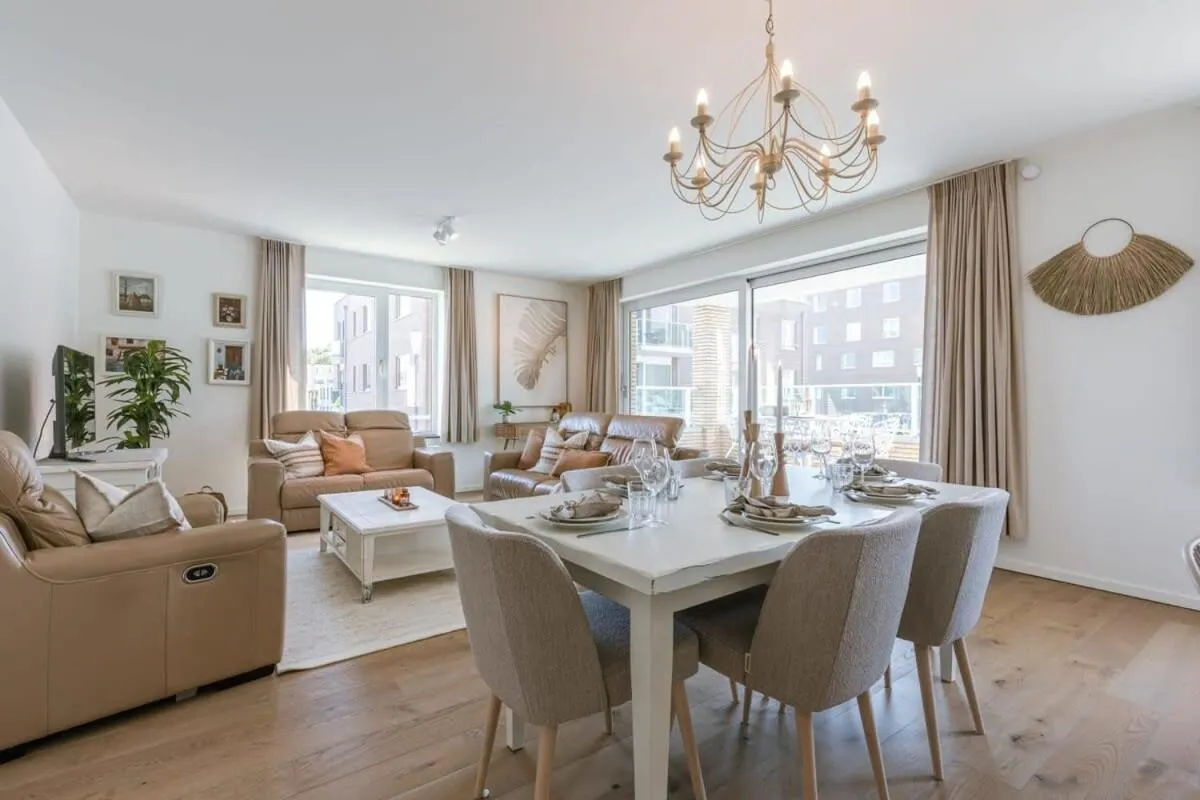 Luminous apartment near the marina with parking - 3BR