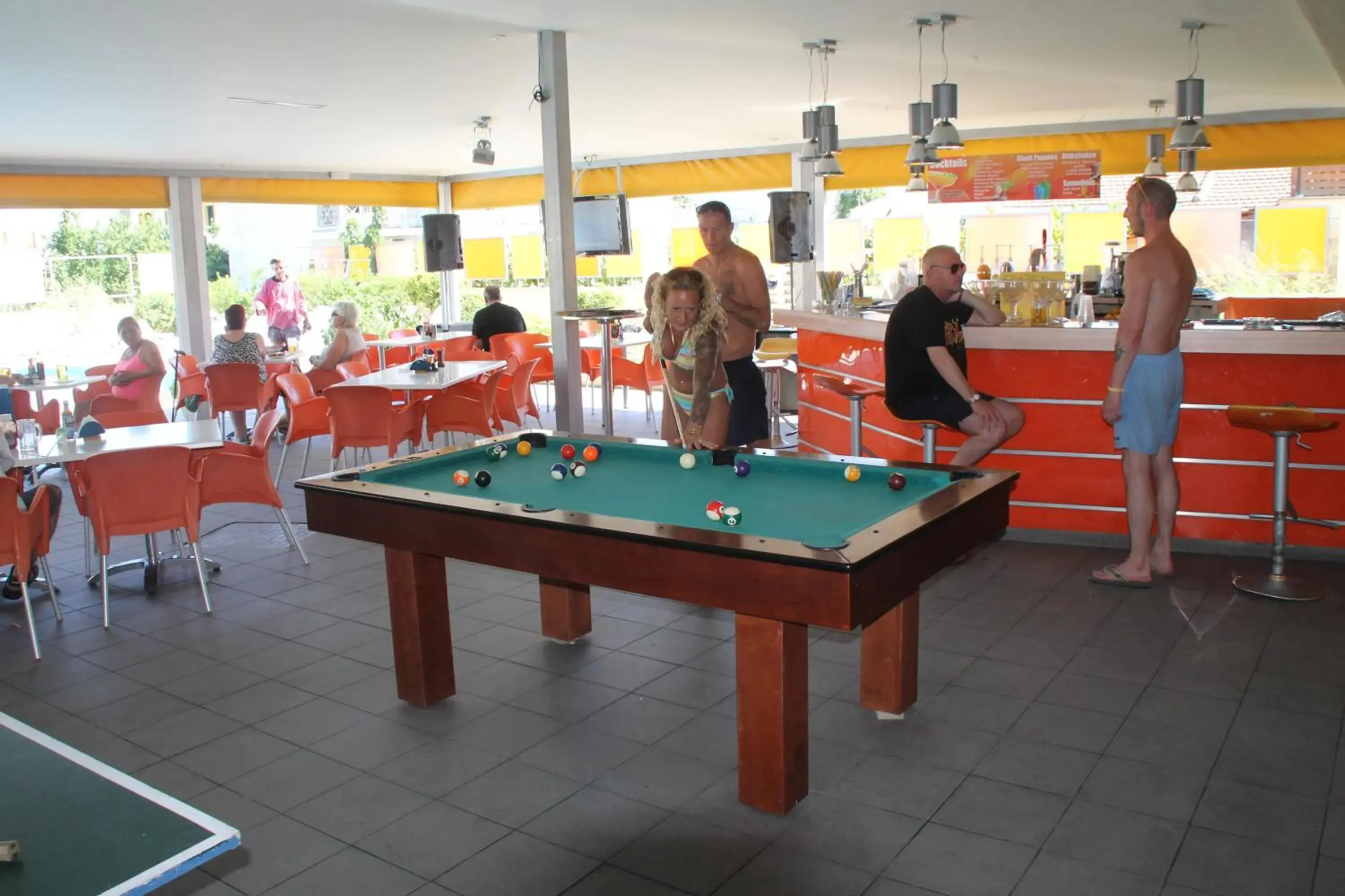 Restaurant/places to eat in Kavos Central Restaurant/places to eat in Kavos Central