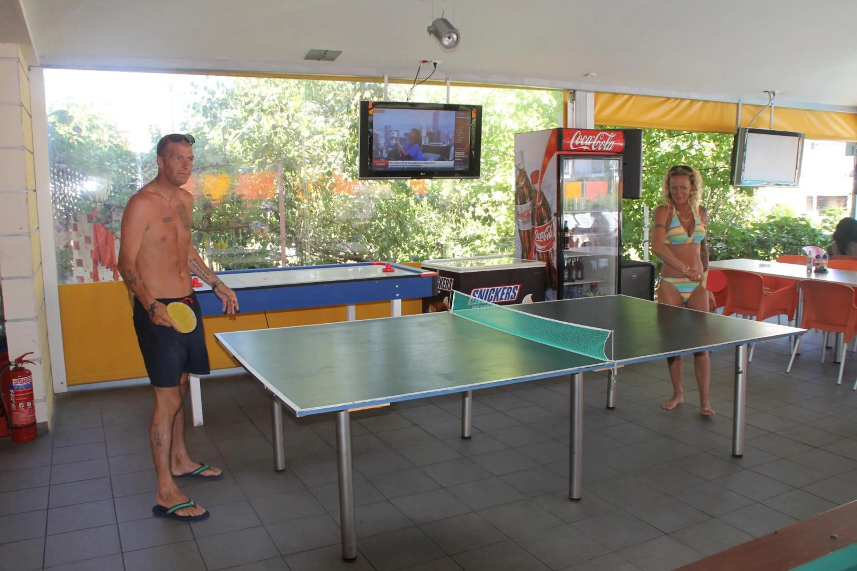 Table tennis in Kavos Central