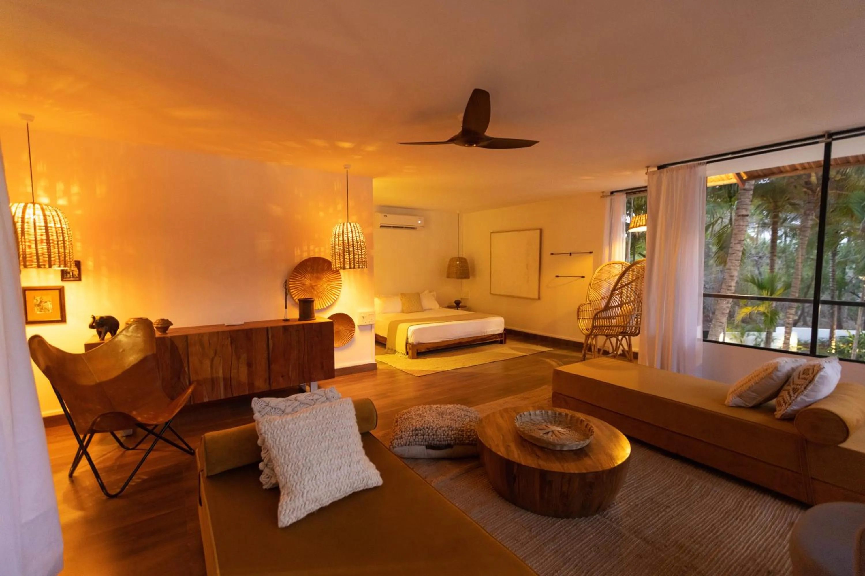 Living room, Bed in Pont Bleu Suites Riverside & Pool