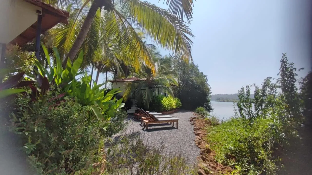 Garden in Pont Bleu Suites Riverside & Pool