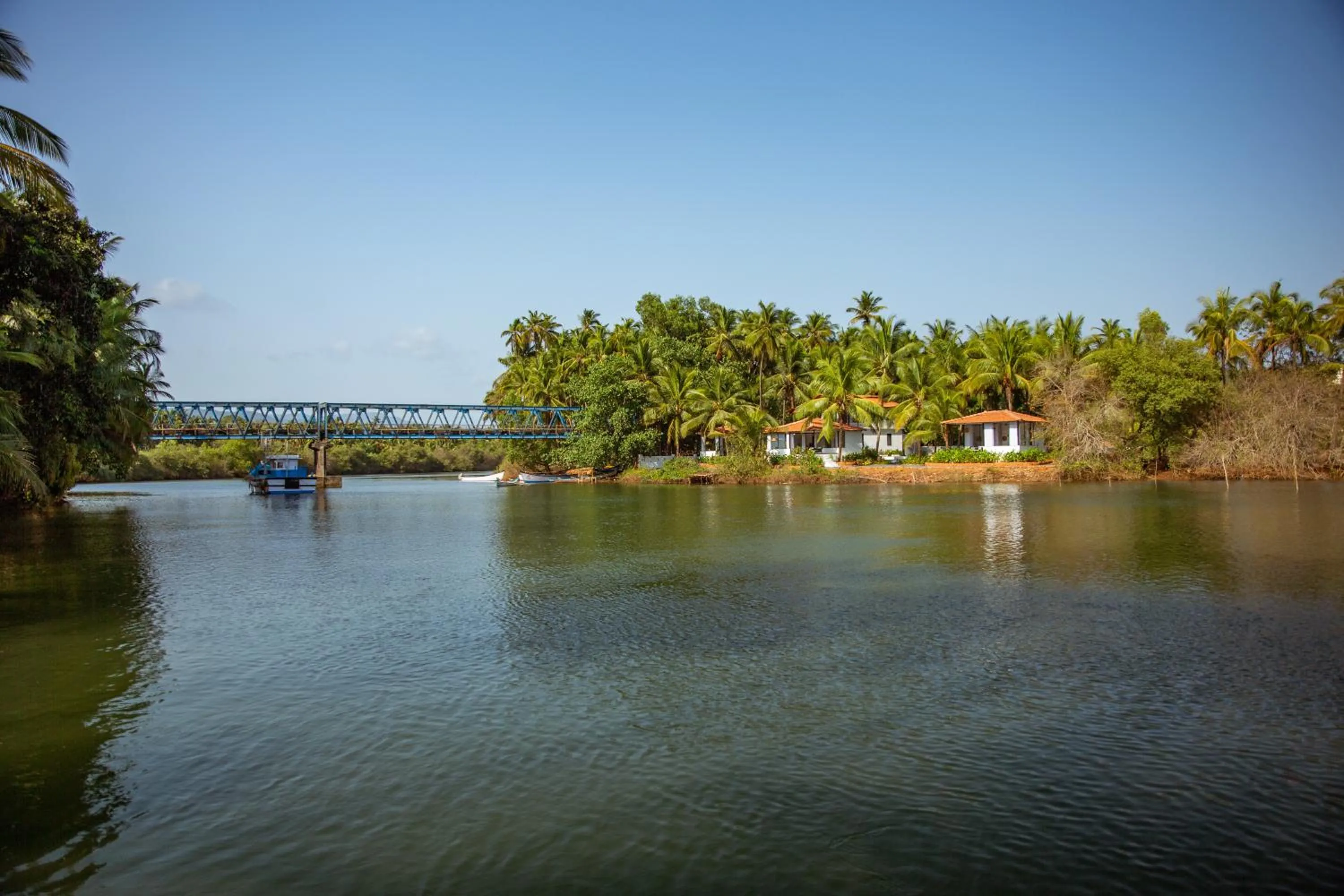 Property building in Pont Bleu Suites Riverside & Pool