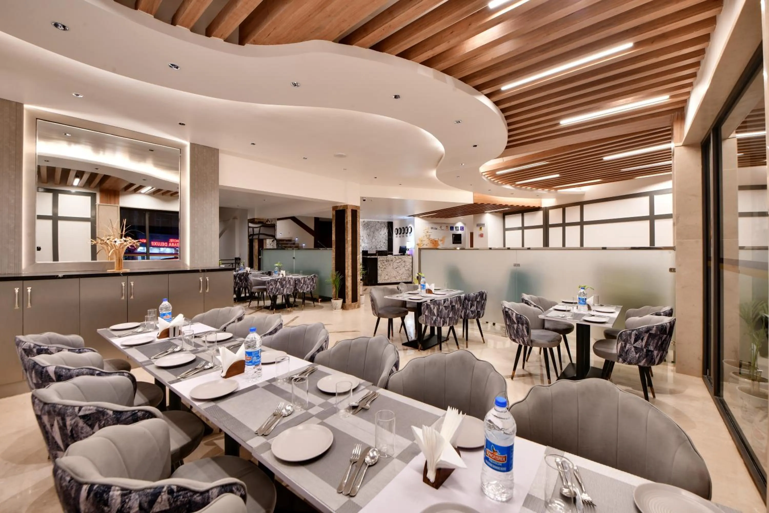 Restaurant/places to eat in Click Sunburry Hotel Katra