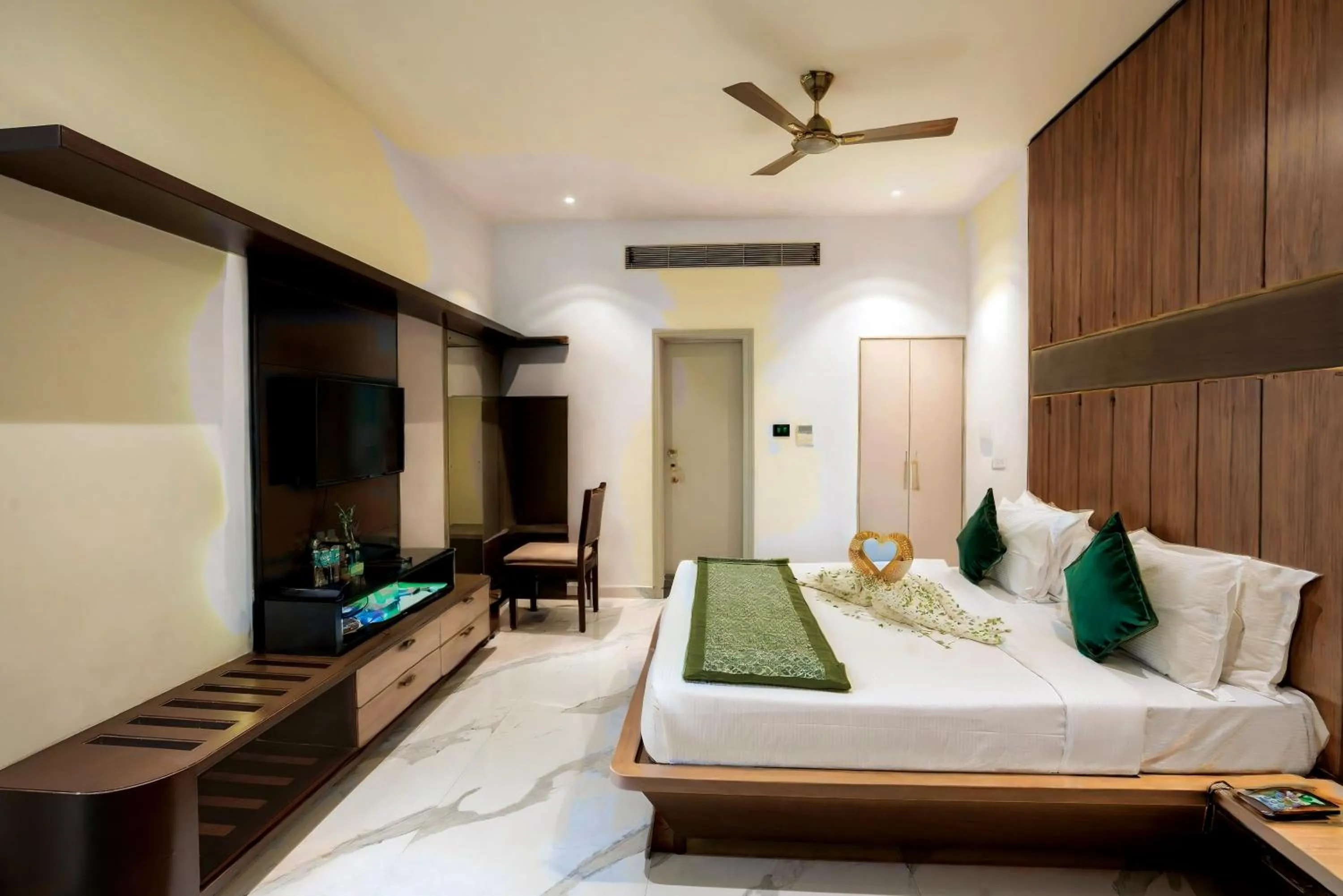 Bed in PARK SIGNATURE HOTELS - Royal Benza